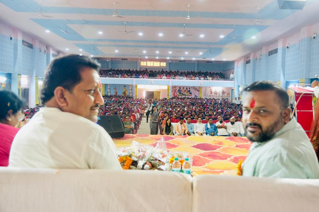 Rajnandgaon Labor Conference, Beneficiaries, distributed 58 lakh 40 thousand, Sushil Sunny Agarwal, Chhattisgarh Building and other Construction Workers Welfare Board, Mineral Development Corporation President Girish Dewangan, Khabargali