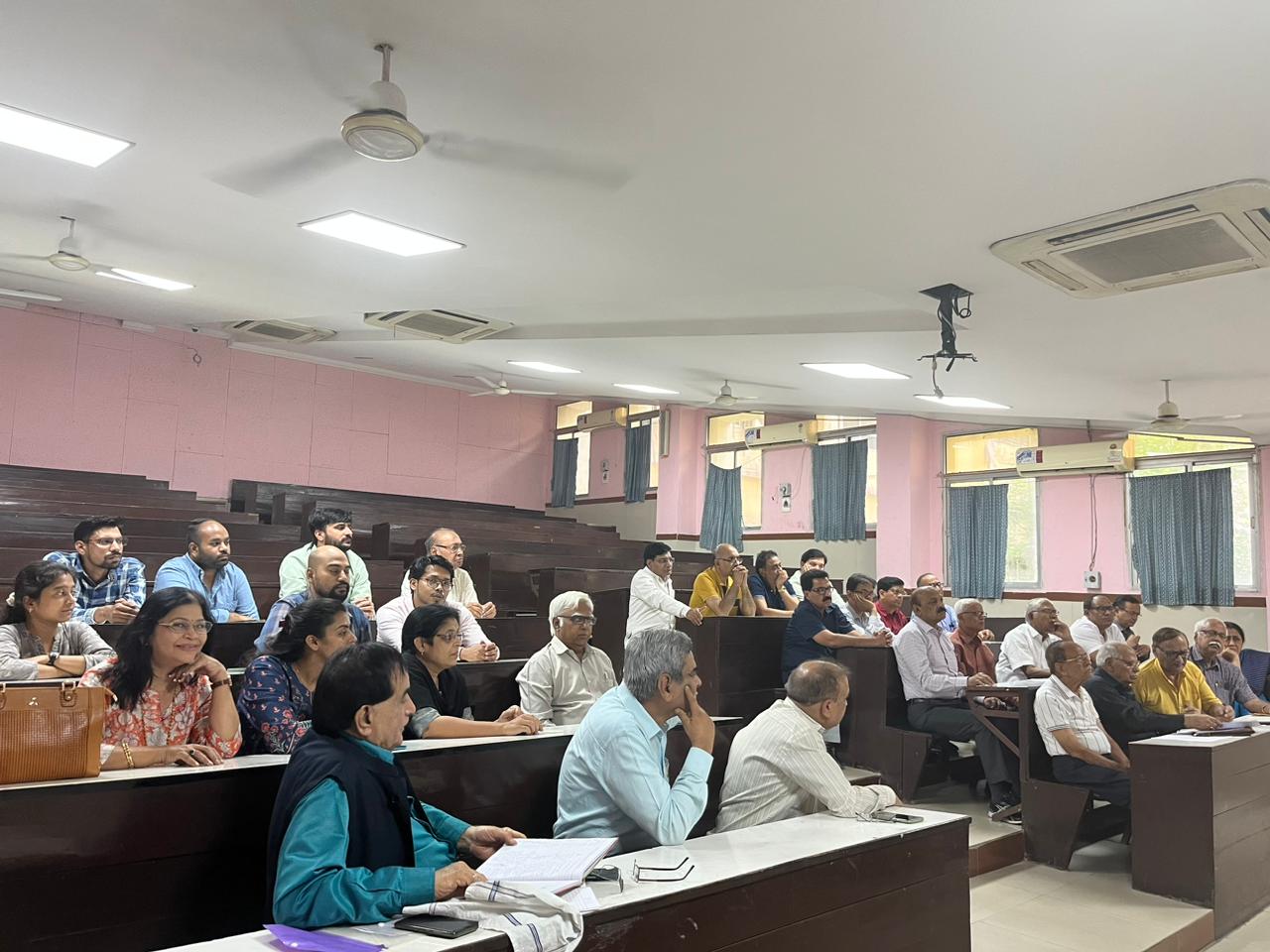 Diamond Jubilee Celebrations of Pandit Jawaharlal Nehru Medical College Dr. Rakesh Gupta, Dean Dr. Trupti Nagaria, Dr. Vishnu Dutt along with Co-Chairman of the Organizing Committee Dr. Lalit Shah and Dr. Mahesh Sinha Dr. Manik Chatterjee Dr. Rajesh Sharma Dr. Kamlesh Agarwal Dr. SBS Netam  Dr. Anil Jain, Raipur, Chhattisgarh, Khabargali