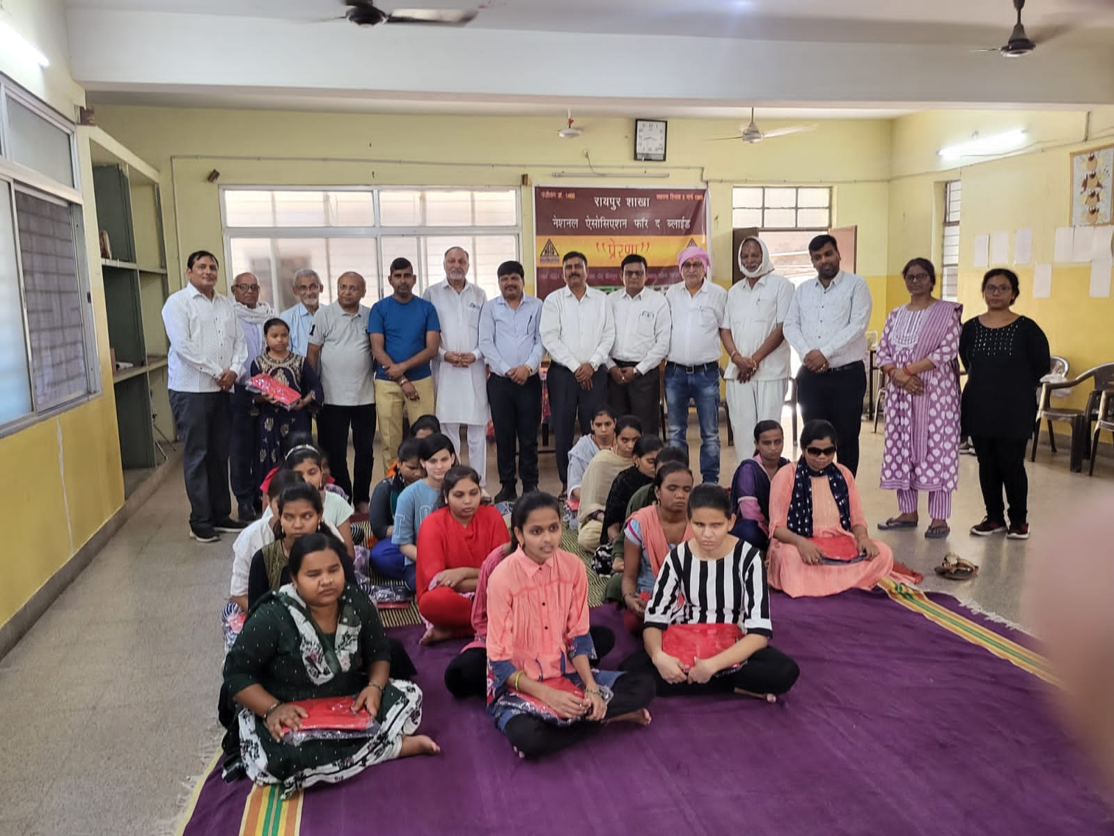 Raipur Sarafa Association, Social Service, Magelal Malu, Ashok Golcha, Uttam Golcha, Pawan Aggarwal, Laxminarayan Lahoti, Prakash Jhabak, Bharat Jain, Anil Kucheria, Nilesh Seth, Jitesh Kata, Nanu Bhai, Pankaj Kankaria, Ashok Soni, Saurabh Kothari, Sanjay Barmath  , Vikas Jain, Vinay Golcha, Deepchand Kotadia, Jitendra Golcha, Raipur, Chhattisgarh, news,khabargali