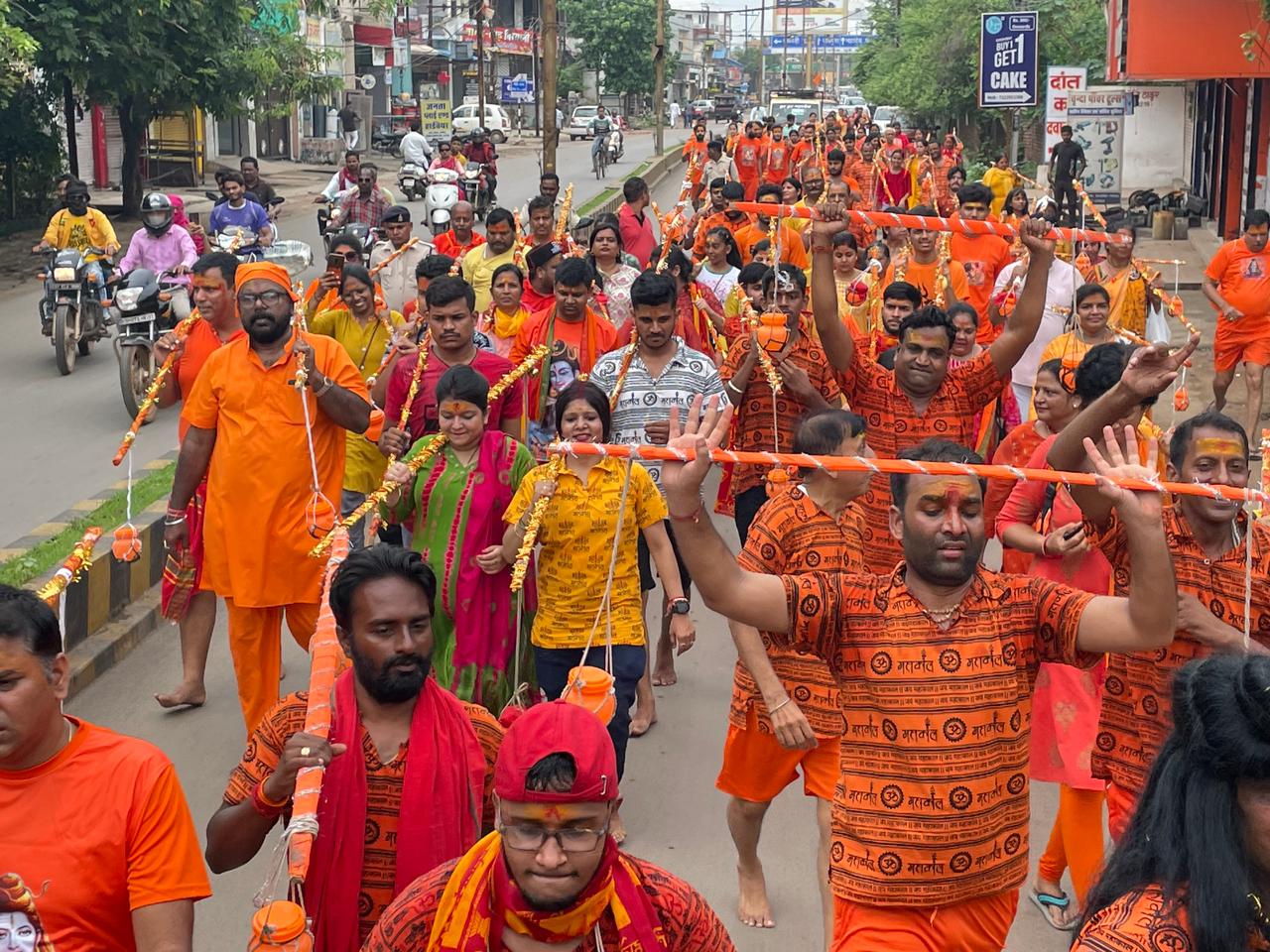 ​    ​​    ​Shiv's drunkards from Gayatri Nagar, Kanwar Yatra from Mahadev Ghat, Siddhi Vinayak, Shiv, Sai, Hanuman Temple Committee, Shravan month, Shankar Nagar, Raipur, Chhattisgarh, News,khabargali