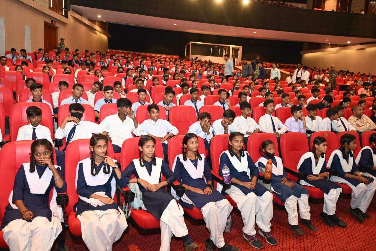 The story of freedom struggle came alive through storytelling, Dastan-e-Azadi program was organized at Jawaharlal Nehru Memorial Medical College, presented by storyteller Himanshu Bajpai and his team, Pragya Sharma, Ajay Tipania and Vedant Bhardwaj, Raipur, Chhattisgarh , news,khabargali