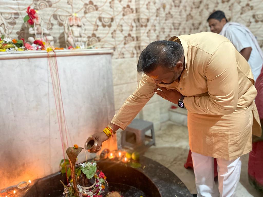 Huge Kavad Yatra and procession of Lord Shiva from Priyadarshini Nagar to Mahadevghat in the holy month of Sawan, Sushil Sunny Agarwal, Councilor Mr. Akashdeep Sharma, Raipur, Chhattisgarh, Khabargali