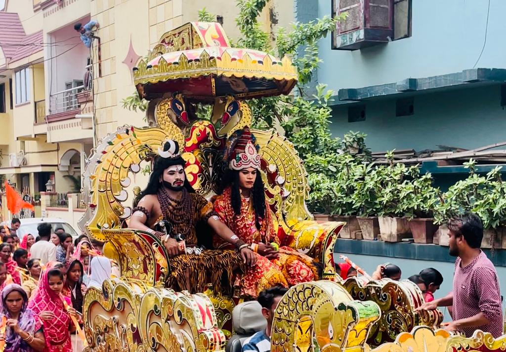 Huge Kavad Yatra and procession of Lord Shiva from Priyadarshini Nagar to Mahadevghat in the holy month of Sawan, Sushil Sunny Agarwal, Councilor Mr. Akashdeep Sharma, Raipur, Chhattisgarh, Khabargali