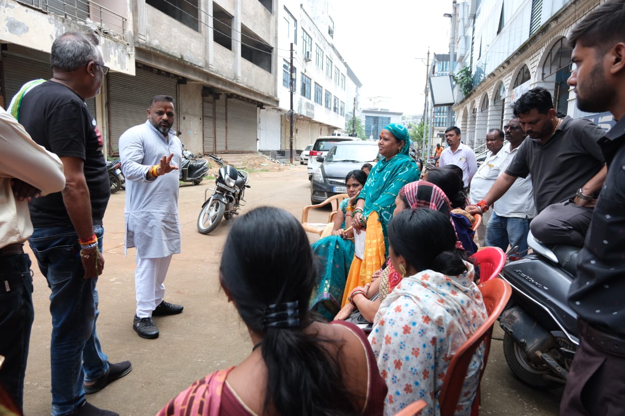 Sushil Sunny Agarwal, Teacher's Day, Chhattisgarh Building and other construction president, Lt. Arvind Dixit Ward, Akashdeep Sharma, Block President Naveen Chandrakar, Raipur, Chhattisgarh, participated in the program of various wards,khabargali