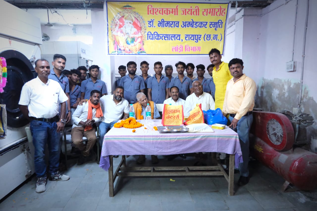 Sushil Sunny Agarwal reached various places on Lord Vishwakarma Jayanti, President of Chhattisgarh Building and Other Construction Workers Welfare Board, Dr. Laundry Department of Bhimrao Ambedkar Memorial Hospital and District Civil Contractor Welfare Association, Raipur, Chhattisgarh, Khabargali.