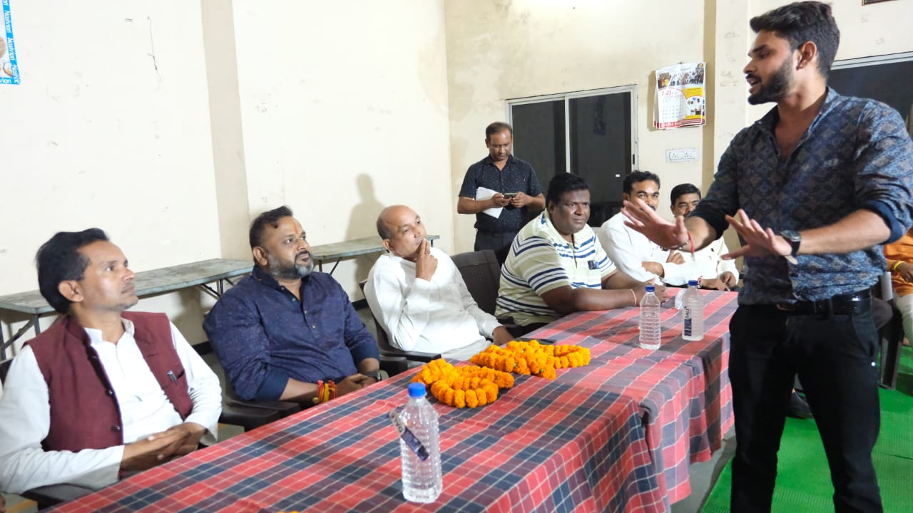 The youth of the typical community expressed confidence in Bhupesh, Sushil Sunny Aggarwal, President, Chhattisgarh, Building and Other Construction Workers Welfare Board, Mahant Laxmi Narayan Ward of Raipur South Assembly Constituency, 43 K Govardhan Chowk, Chhattisgarh, Khabargali.