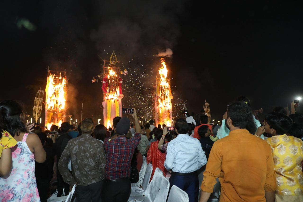 Ravana Dahan program at Sapre Shala grounds by Budhapara Dussehra Utsav Committee, Dussehra, Sushil Sunny Aggarwal, Raipur, Chhattisgarh, Khabargali.