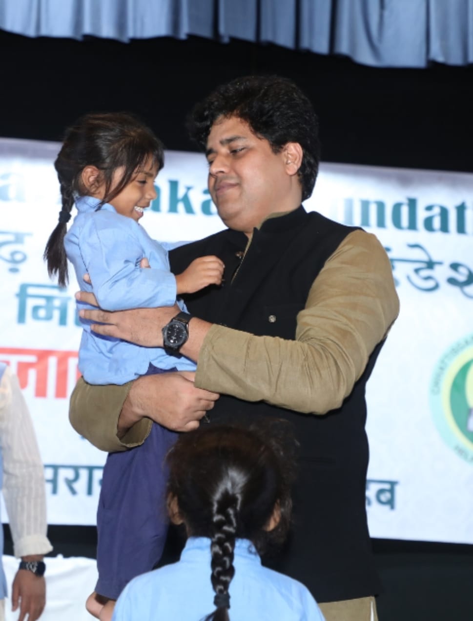 Zakat Foundation, Mission Talim, annual program, Rajya Sabha MP Imran Pratapgarhi, founding member Syed Aqeel, Haj Committee Chairman Aslam Khan, Urdu Board Chairman Idreesh Gandhi, Minority Chairman Amin Memon, Labor Department Director Shariq Raees Khan, Shabnam Alvi, Ashira, Shaheen Syeda, Mrs. Qamar Bano, Safina Begum, Nahid, Mehjabeen, Jamshid Bawra, Raipur, Chhattisgarh, Khabargali