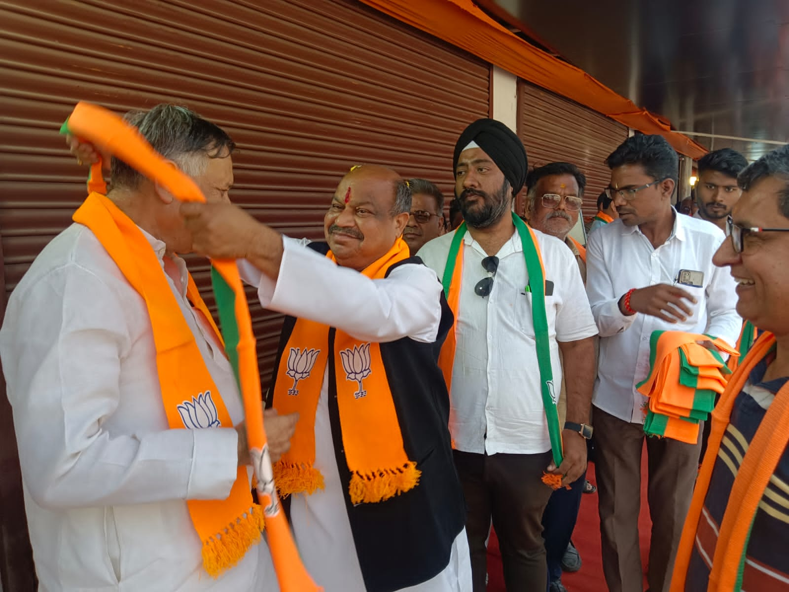 BJP candidate of Raipur North Assembly constituency Purandar Mishra, inauguration of the main election office, MP Sunil Soni, former minister Brijmohan Aggarwal, former minister Chandrashekhar Sahu, BJP election in-charge of North Assembly constituency Dharmendra Singh Tomar, BJP district president Jayanti Patel, senior BJP leader Sachidanand.  Upasane, Rajeev Aggarwal, Ashok Bajaj, Gaurishankar Sriwas, Councilor Dr. Pramod Sahu, Councilor Ram Prajapati, Councilor Vishwadini Pandey, Assembly Elections, Chha