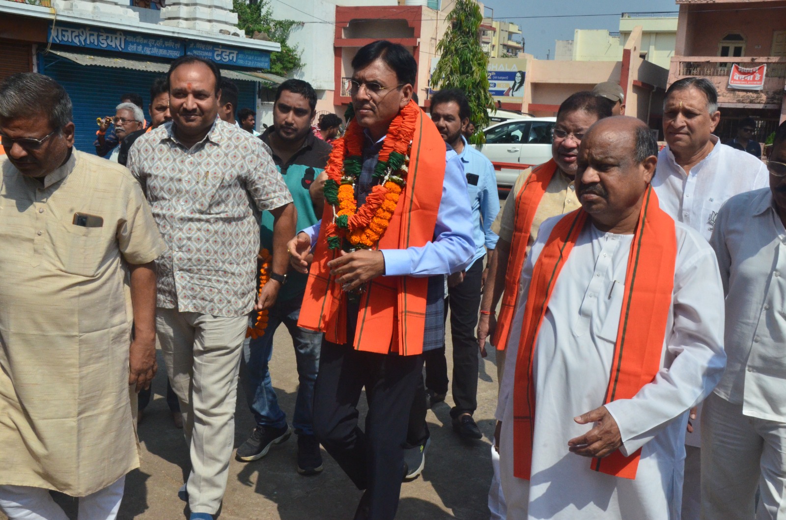 Lord Shri Jagannath Temple, Union Minister of State Mansukh Mandaviya, BJP candidate from Raipur North Assembly Constituency Purandar Mishra, Raipur, Chhattisgarh, Khabargali