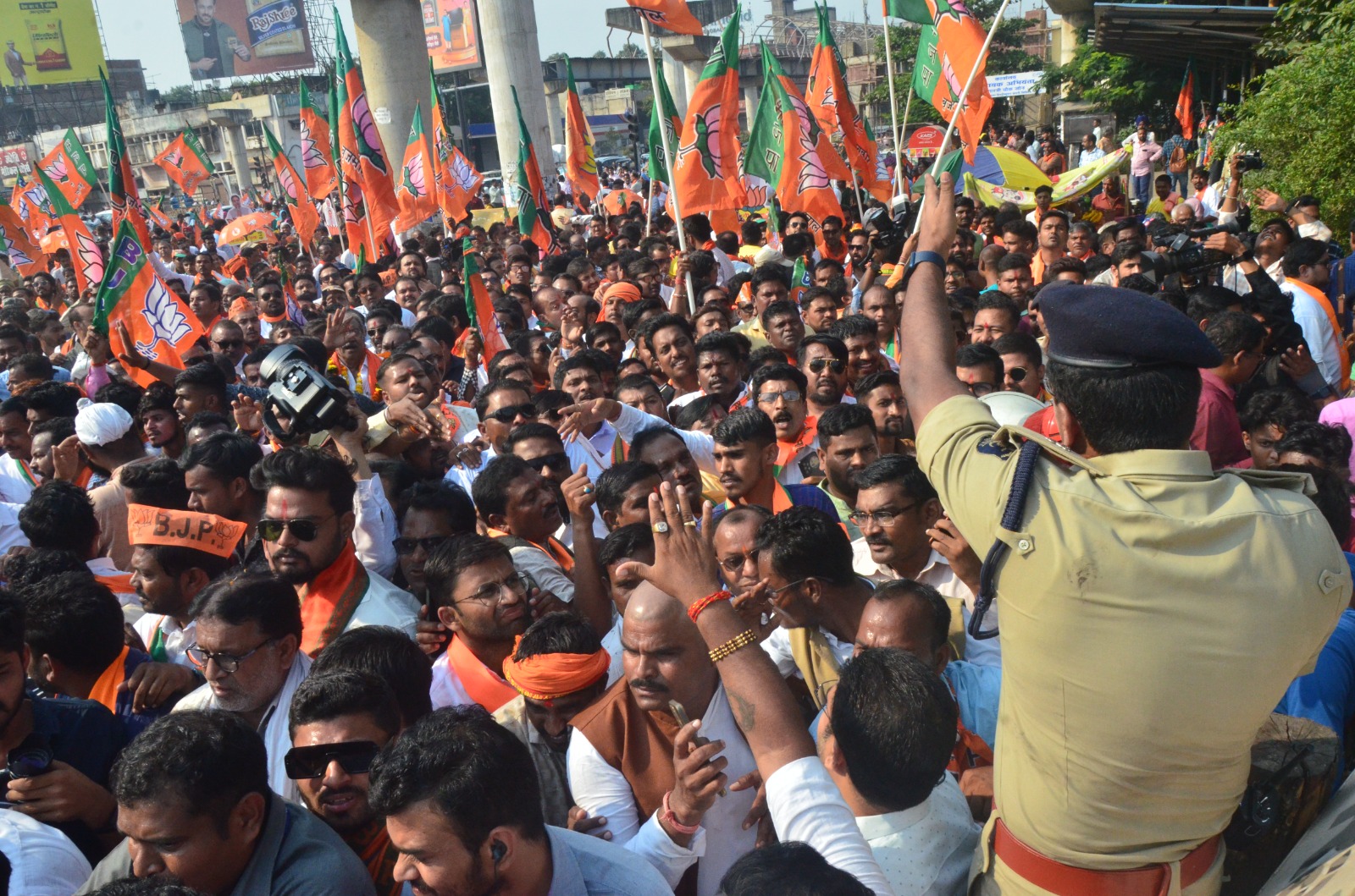 BJP candidate Purandar Mishra, Raipur North Assembly seat, Purandar Mishra's convoy left in 151 rickshaws, nomination, Chhattisgarh Assembly elections, Khabargali