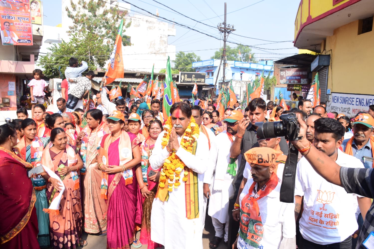 Former cabinet minister, Raipur West Assembly, BJP candidate Rajesh Munat, election public relations campaign, Sri Sri Solapuri Mata located in Khamtarai, Chhattisgarh Khabargali