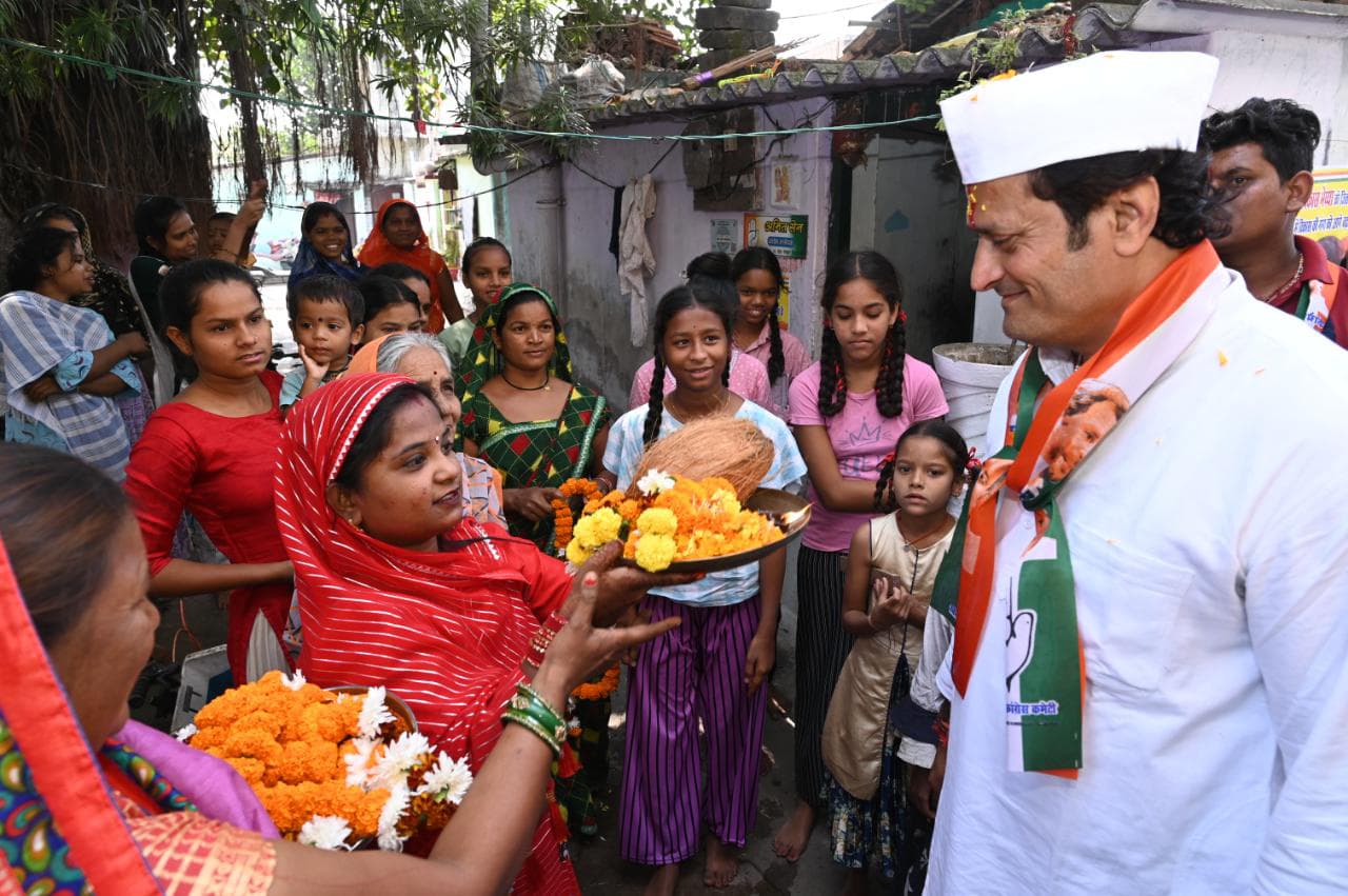 Gaur Brahmin Samaj and Sahu Samaj MLA Vikas Upadhyay took blessings, Raipur West Congress MLA Vikas Upadhyay, Assembly Elections, Election Campaign, Chhattisgarh, Khabargali
