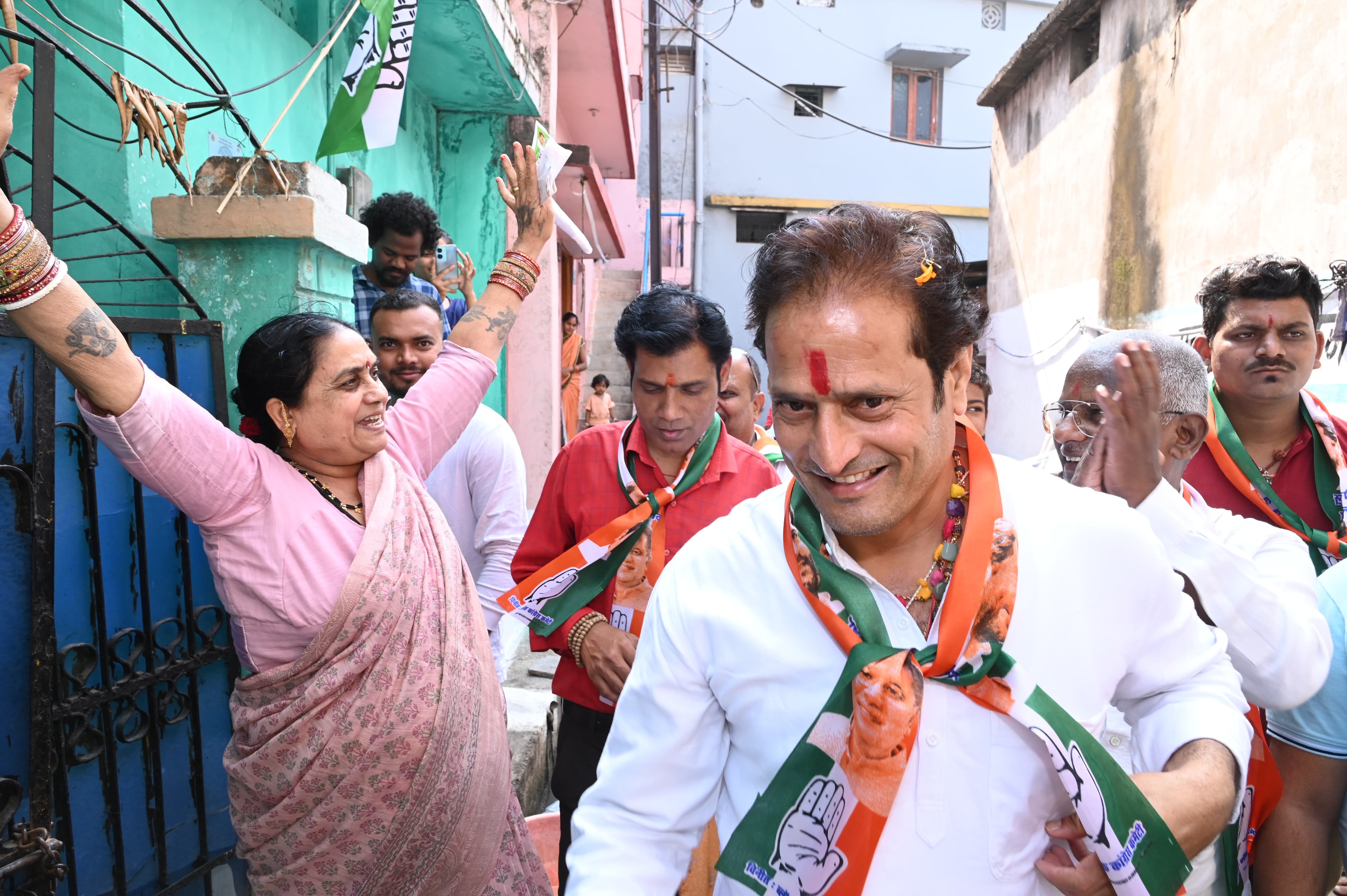 Gaur Brahmin Samaj and Sahu Samaj MLA Vikas Upadhyay took blessings, Raipur West Congress MLA Vikas Upadhyay, Assembly Elections, Election Campaign, Chhattisgarh, Khabargali