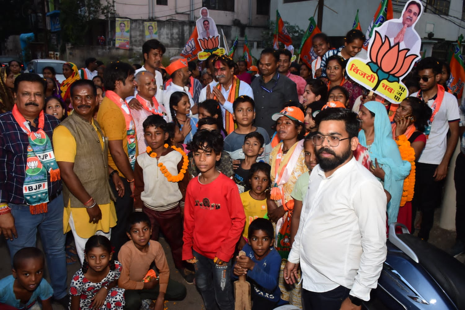 Rajesh Munat, Bharatiya Janata Party candidate from Raipur West, Baba Hatkeshwar Nath ji from Mahadev Ghat, Chhattisgarh Assembly Elections, Khabargali.