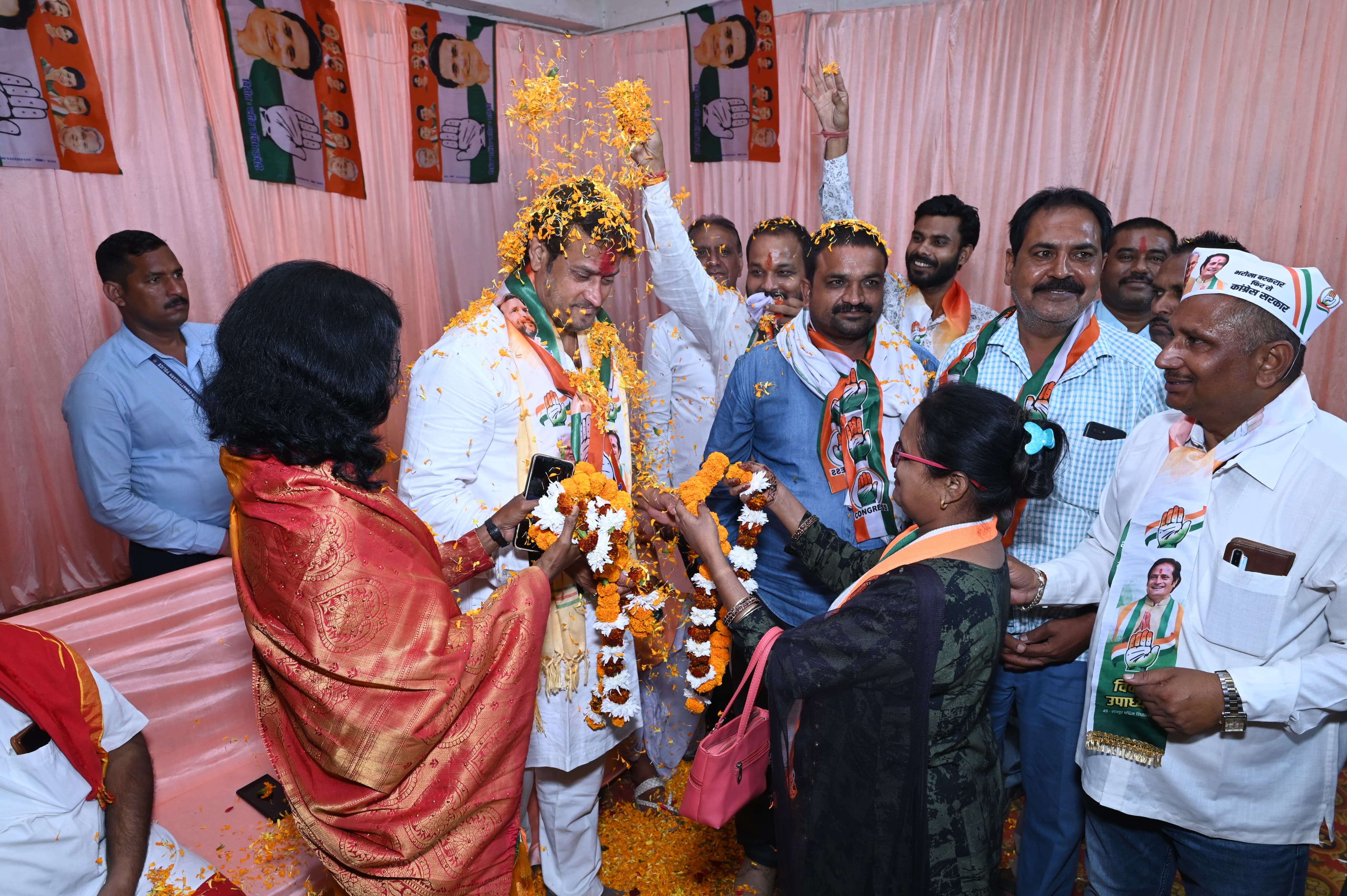 Janvandan Yatra, Vikas Upadhyay, disabled person presented Shagun Rashi, Raipur West MLA Vikas Upadhyay, Assembly elections, Khabargali