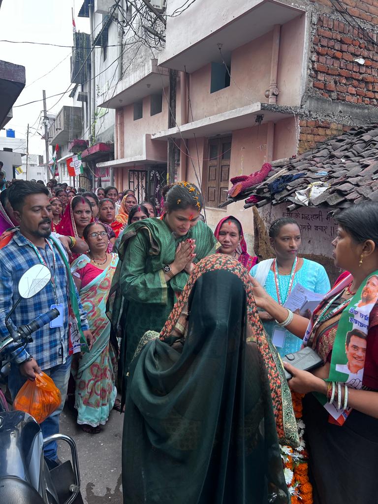 MLA Vikas Upadhyay did public relations by taking Lord Ram and Hanuman along, West MLA Vikas Upadhyay, Chhattisgarh Assembly Elections, Khabargali