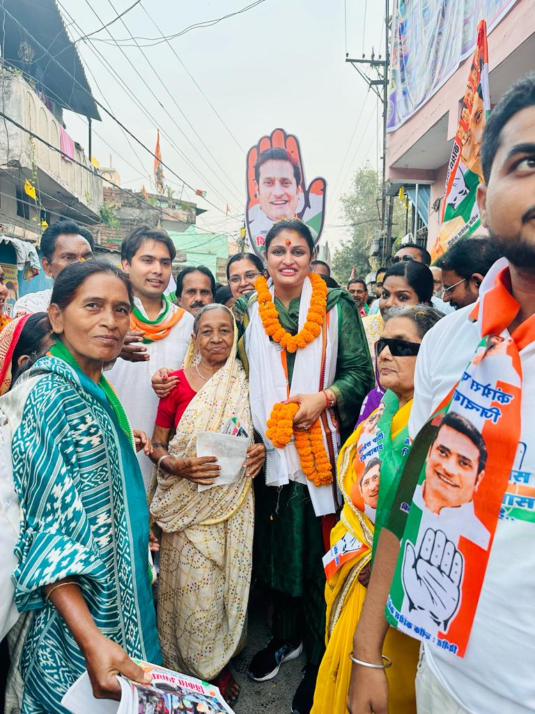 ​    ​​    ​Congress candidate Vikas Upadhyay, wife Sanjana Upadhyay, Public Relations, Chhattisgarh Assembly Elections, Khabargali