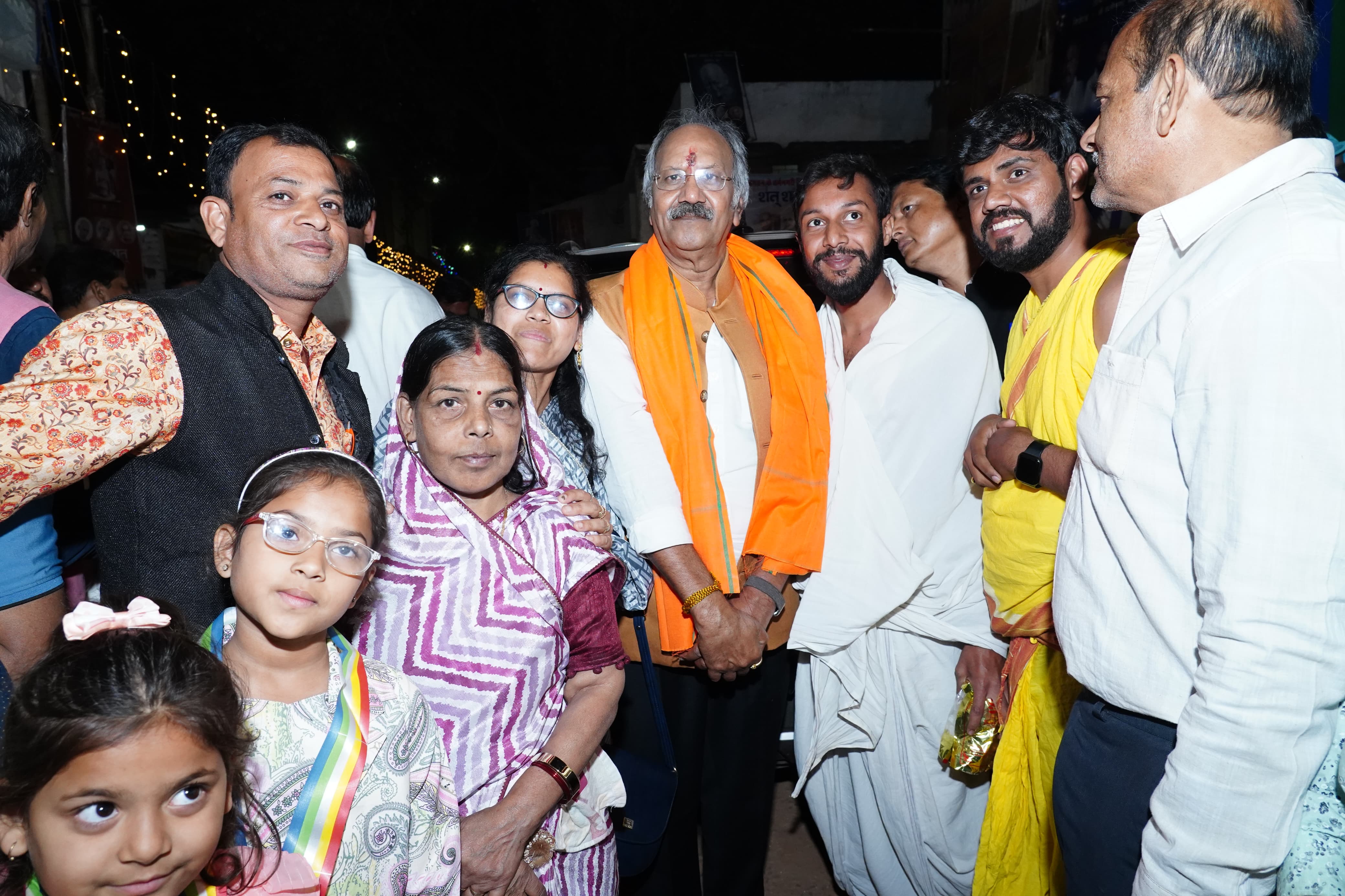 Brijmohan Aggarwal, Jain Muni Acharya Shri Vidya Sagar Ji Maharaj, Panchkalyanak Committee, Tilda Nevra, Chhattisgarh, Khabargali participated in the Pankalyanak of the newly constructed Jain temple.chhattisgarh, khabargali