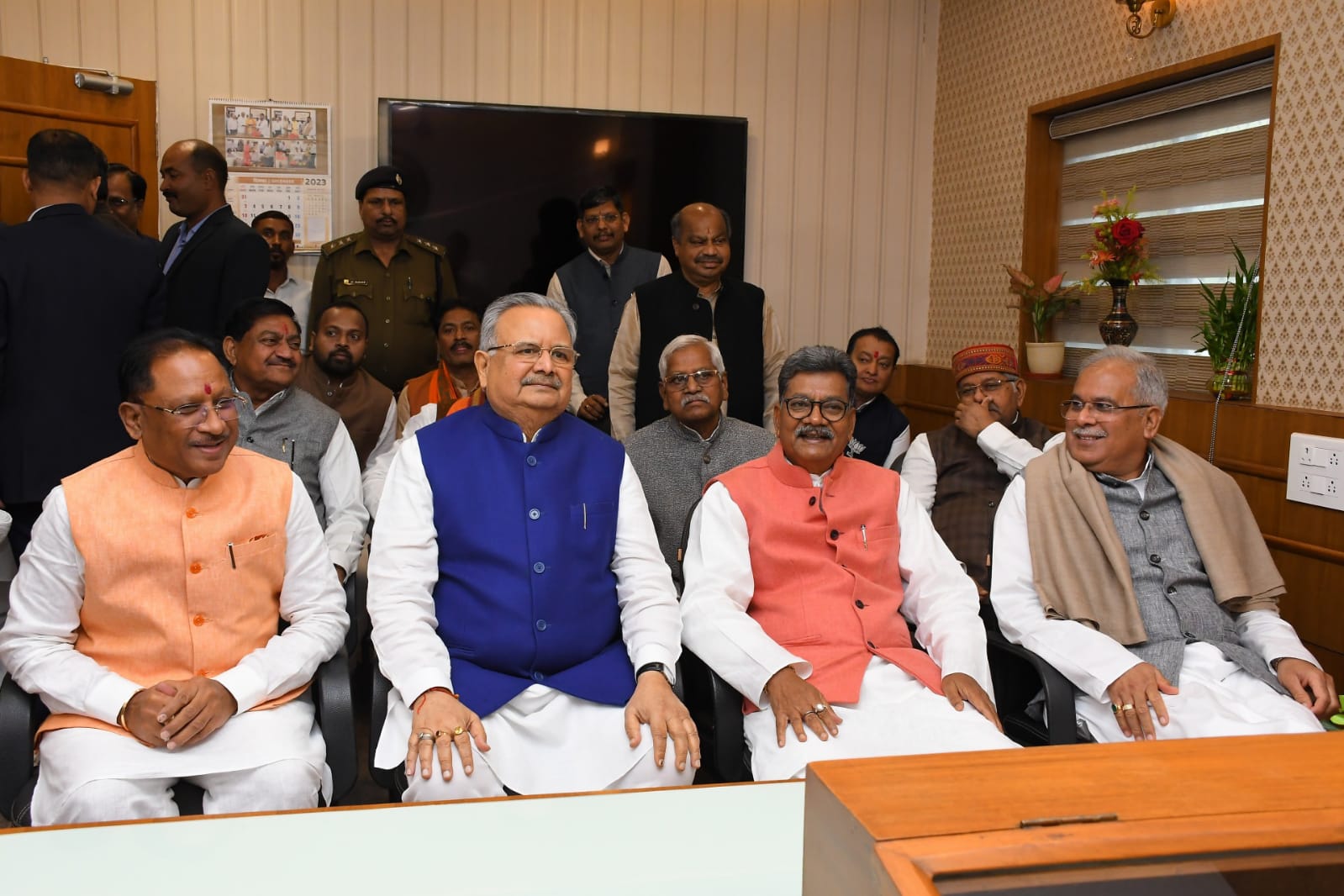 Former Chief Minister Dr. for the post of Speaker of Chhattisgarh Legislative Assembly.  Raman Singh filed nomination papers, Chhattisgarh, Khabargali.