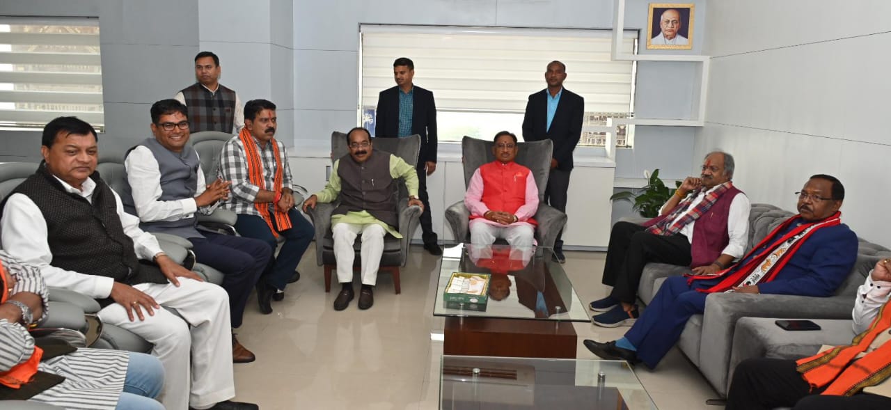 Chief Minister Vishnu Dev Sai, Deputy CM Arun Sao, Vijay Sharma, Ministry Brijmohan Agarwal, Ramvichar Netam, Dayaldas Baghel, Kedar Kashyap, Lakhan Lal Dewangan, Shyam Bihari Jaiswal, OP Chaudhary, Lakshmi Rajwade and Tankram Verma, Khabargali.