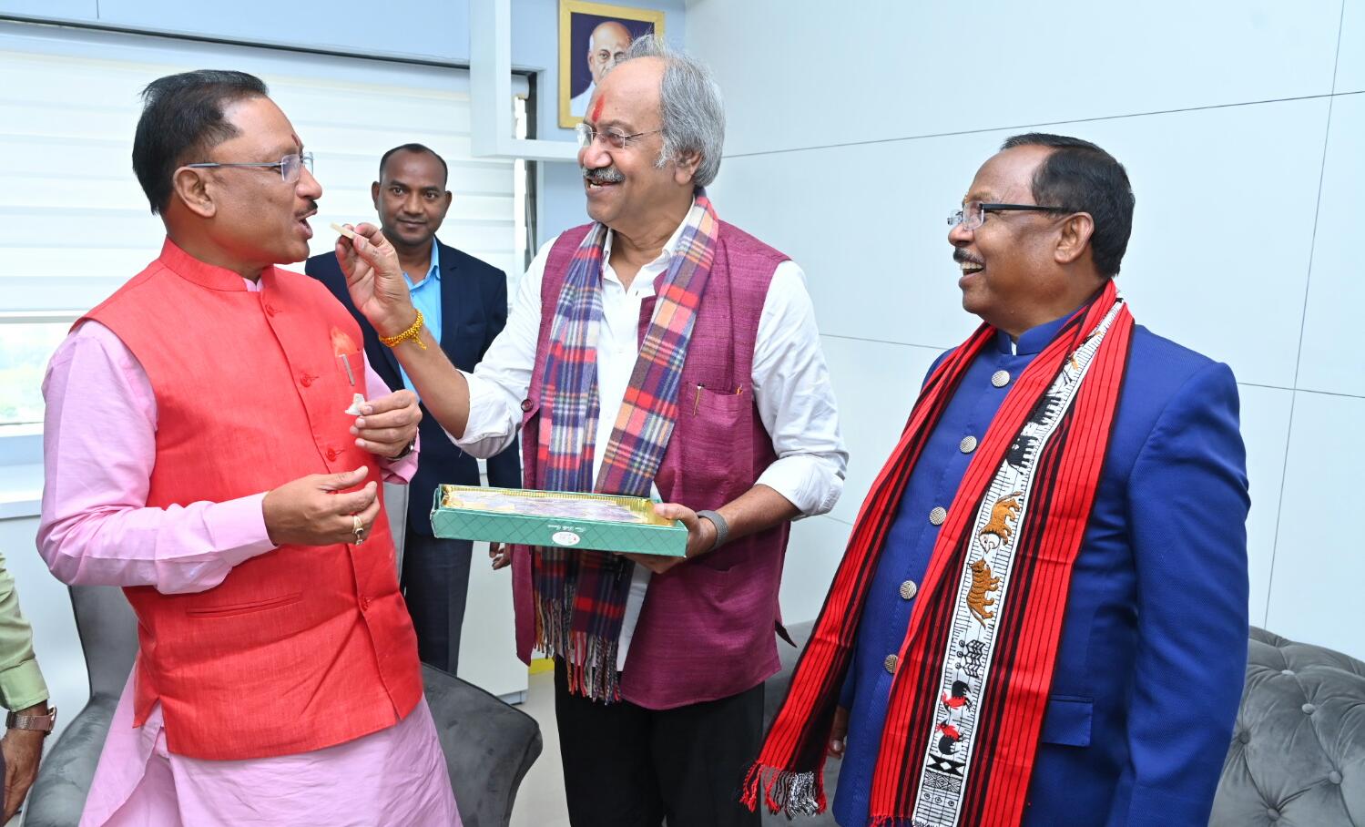 Chief Minister Vishnu Dev Sai, Deputy CM Arun Sao, Vijay Sharma, Ministry Brijmohan Agarwal, Ramvichar Netam, Dayaldas Baghel, Kedar Kashyap, Lakhan Lal Dewangan, Shyam Bihari Jaiswal, OP Chaudhary, Lakshmi Rajwade and Tankram Verma, Khabargali.