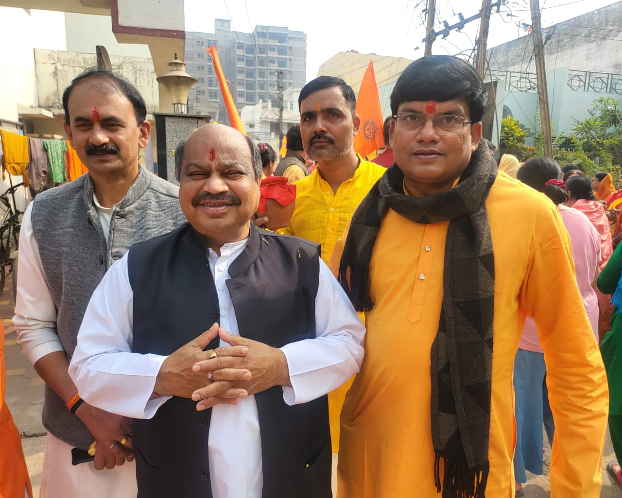 A grand procession of the Akshat Kalash worshiped in Gayatri Nagar was taken out, from Shri Siddhivinayak Shiv Sai Hanuman Temple of Gayatri Nagar to New Gayatri Nagar, Pink City, Cell Tax Colony, Bhavana Nagar, Shri Ram Temple Ayodhya, Raipur, Chhattisgarh, Khabargali.