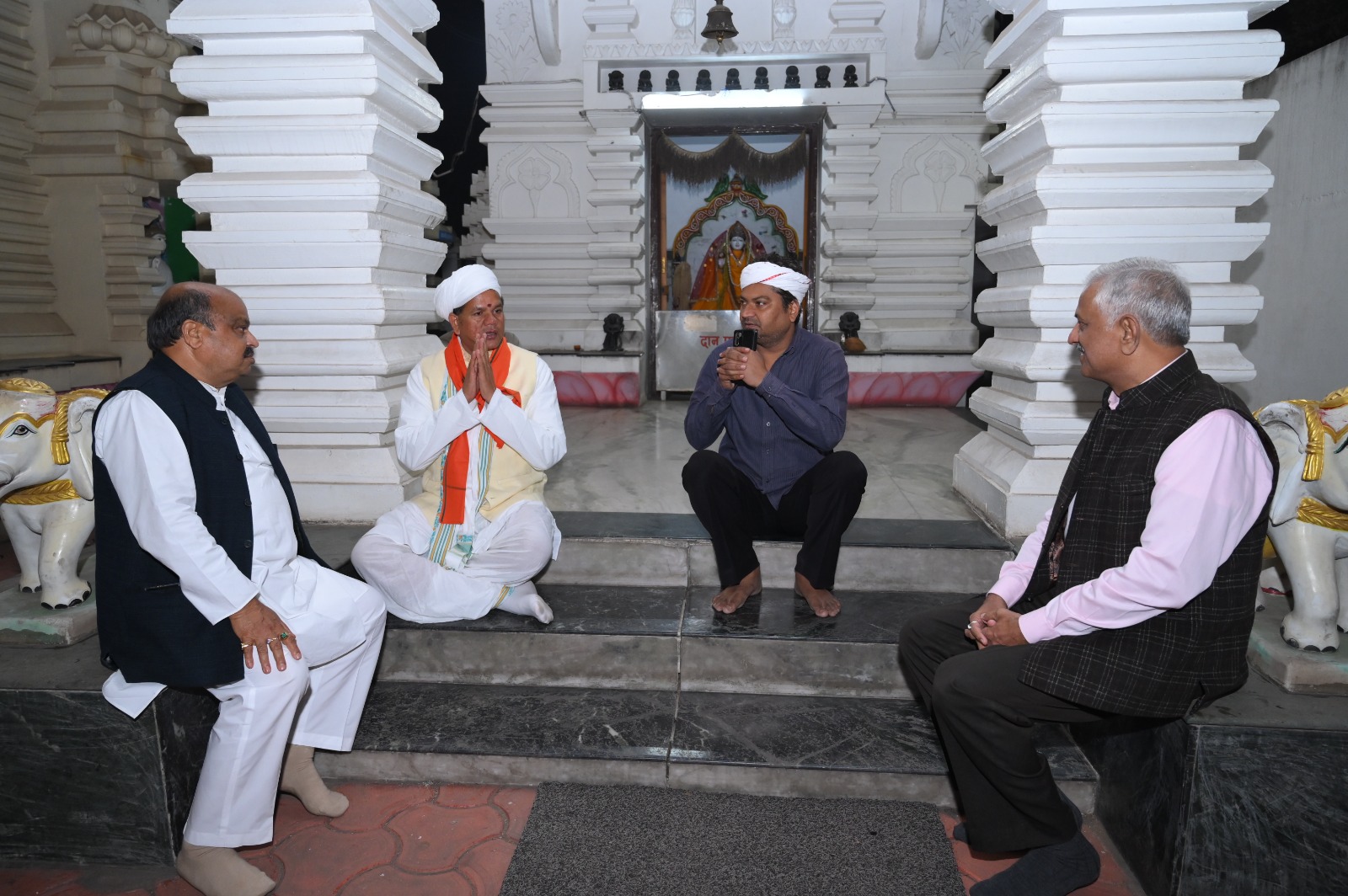 Rawatpura government reached Shri Jagannath temple located in Gayatri Nagar, Raipur North MLA Purandar Mishra, Raipur, Chhattisgarh, Khabargali.