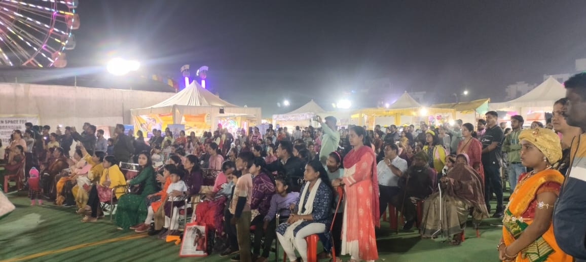 18-day Gondwana Mahotsav organized at BTI Ground, Ram Mandir Gate and Ram Darbar built on the lines of Ayodhya, Maa Pitambara Jan Seva Samiti, Raipur, The Rising Star Maruti Life Style, Chhattisgarh's folk singer Aaru, Khabargali.