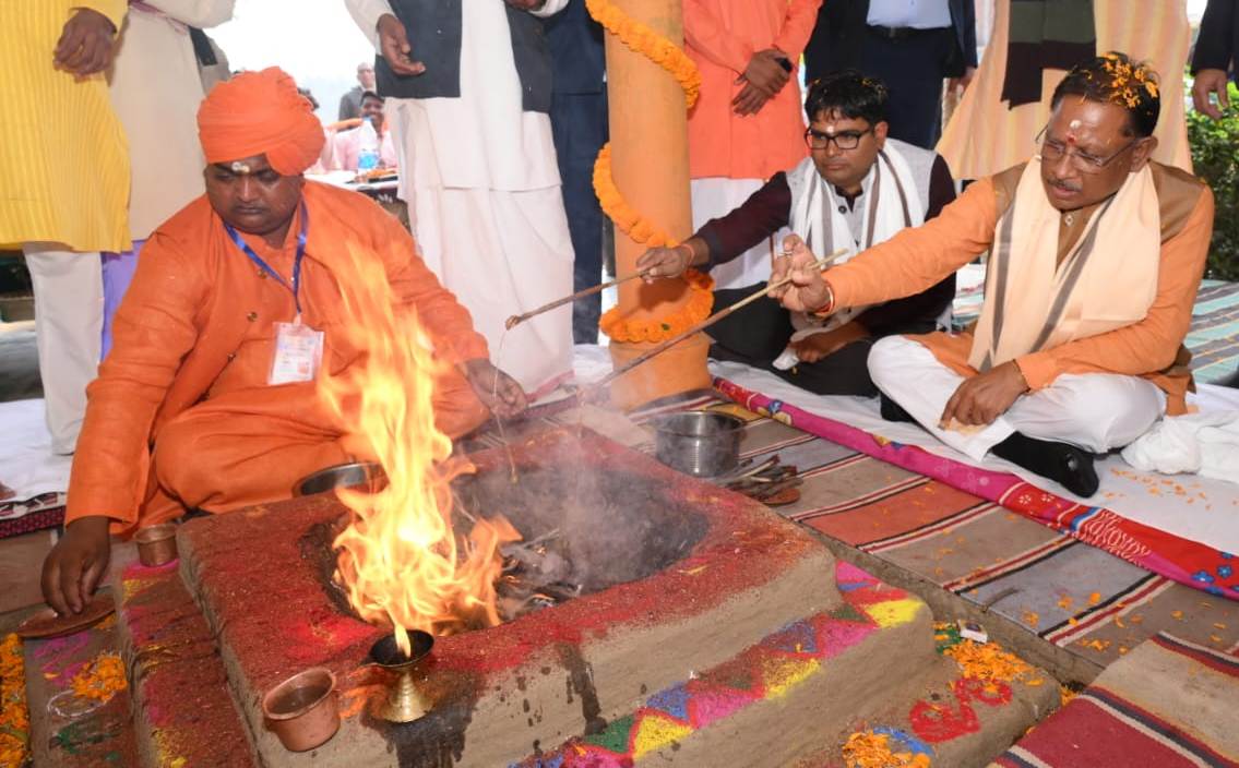 Arya Samaj active for education and social upliftment in rural and tribal areas: Chief Minister Vishnu Dev Sai, Chief Minister participated in the All India Vedic Mahasammelan and felicitation ceremony on the 200th birth anniversary of Maharishi Dayanand Saraswati, Chhattisgarh, Khabargali