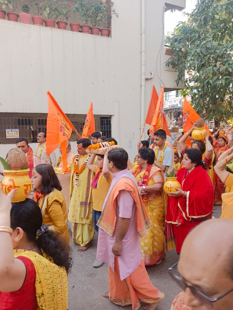 Shrimad Bhagwat Katha is the only means to attain God in Kalyug, Pandit Shivanand Maharaj, Siddha Vinayak Shiv Sai Hanuman Temple of Gayatri Nagar of the capital, Shrimad Bhagwat Katha started with Kalash Yatra, Raipur, Chhattisgarh, Khabargali.