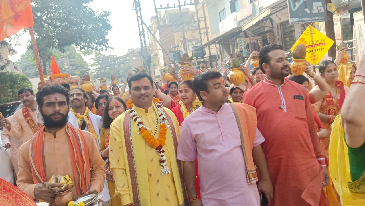 Shrimad Bhagwat Katha is the only means to attain God in Kalyug, Pandit Shivanand Maharaj, Siddha Vinayak Shiv Sai Hanuman Temple of Gayatri Nagar of the capital, Shrimad Bhagwat Katha started with Kalash Yatra, Raipur, Chhattisgarh, Khabargali.