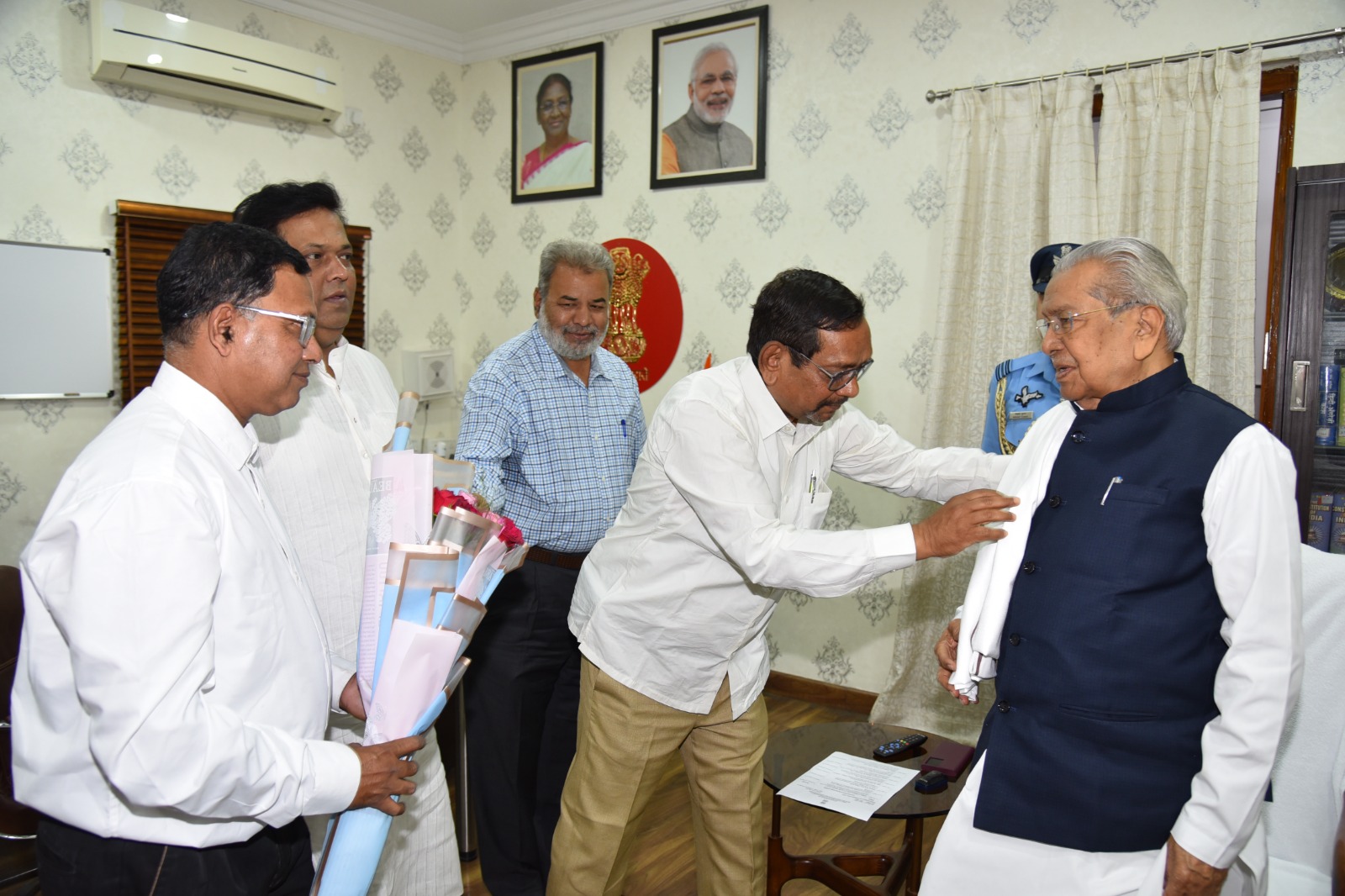 Governor Shri Bishwa Bhushan Harichandan, increasing oppression on minority community, Chhattisgarh Muslim community, Syed Akil, Nauman Akram Hamid, Shahid Ali, Sai. Sadiq Ali, Raipur, Khabargali