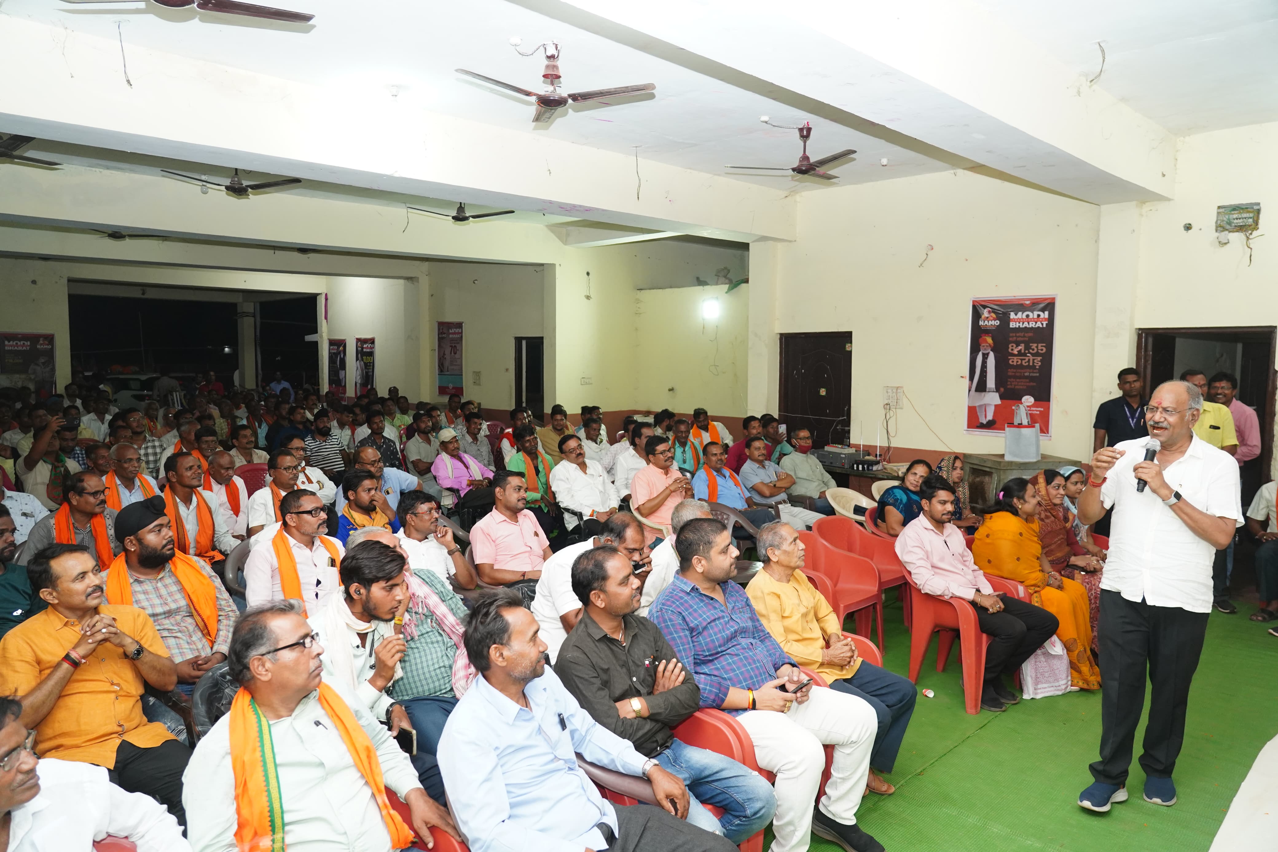 BJP workers from Dharsiwan assembly constituency took a pledge to make Brijmohan win by 1 lakh votes, Lok Sabha elections, Brijmohan Agarwal, BJP, Chhattisgarh, Khabargali