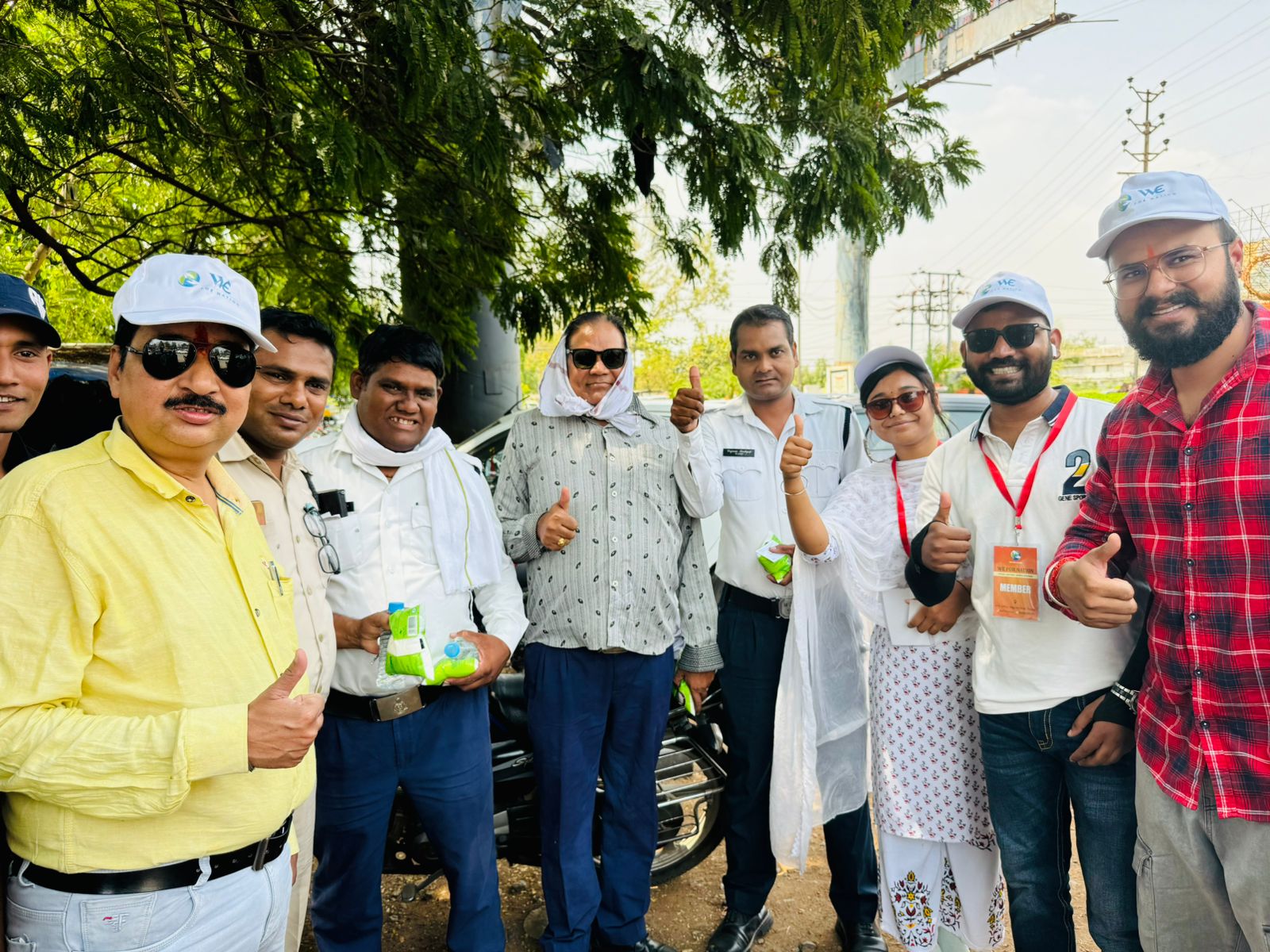 Buttermilk and electrical powder distributed to traffic personnel to provide relief from heat, V For Nation organization started service campaign, Raipur, Chhattisgarh, Khabargali