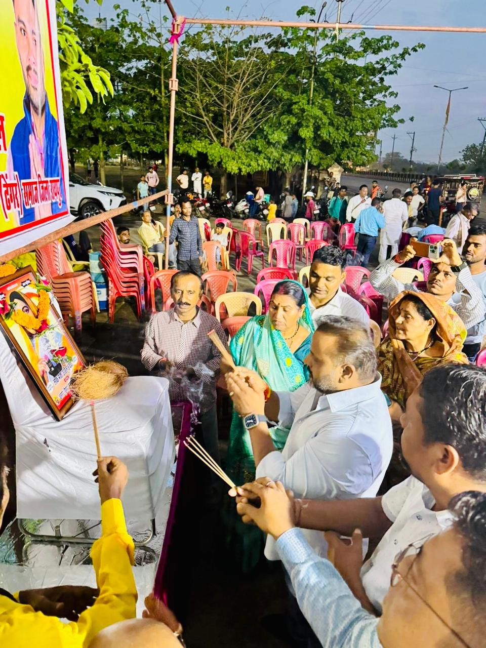 Celebration of 299th birth anniversary of Lokmata Ahilya Devi by Dhangar Samaj Dhangar at the new international bus stand of Bhatgaon, Sushil Sunny Agarwal, former president, Chhattisgarh Building and Other Construction Workers Welfare Board and public servant, Sameer Akhtar, Purushottam Pal, Mrs. Uma Dhangar, Manoj Dhangar, Chhote Lal Dhangar, Raipur, Chhattisgarh, Khabargali