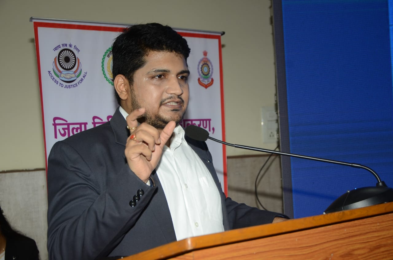 New Indian Judicial Code will be implemented from July 1, Professor Abhinav Shukla, Chief District and Sessions Judge Mr. Abdul Zahid Qureshi, ADM Mrs. Nidhi Sahu, ASP Daulatram Porte, Raipur, Chhattisgarh, Khabargali