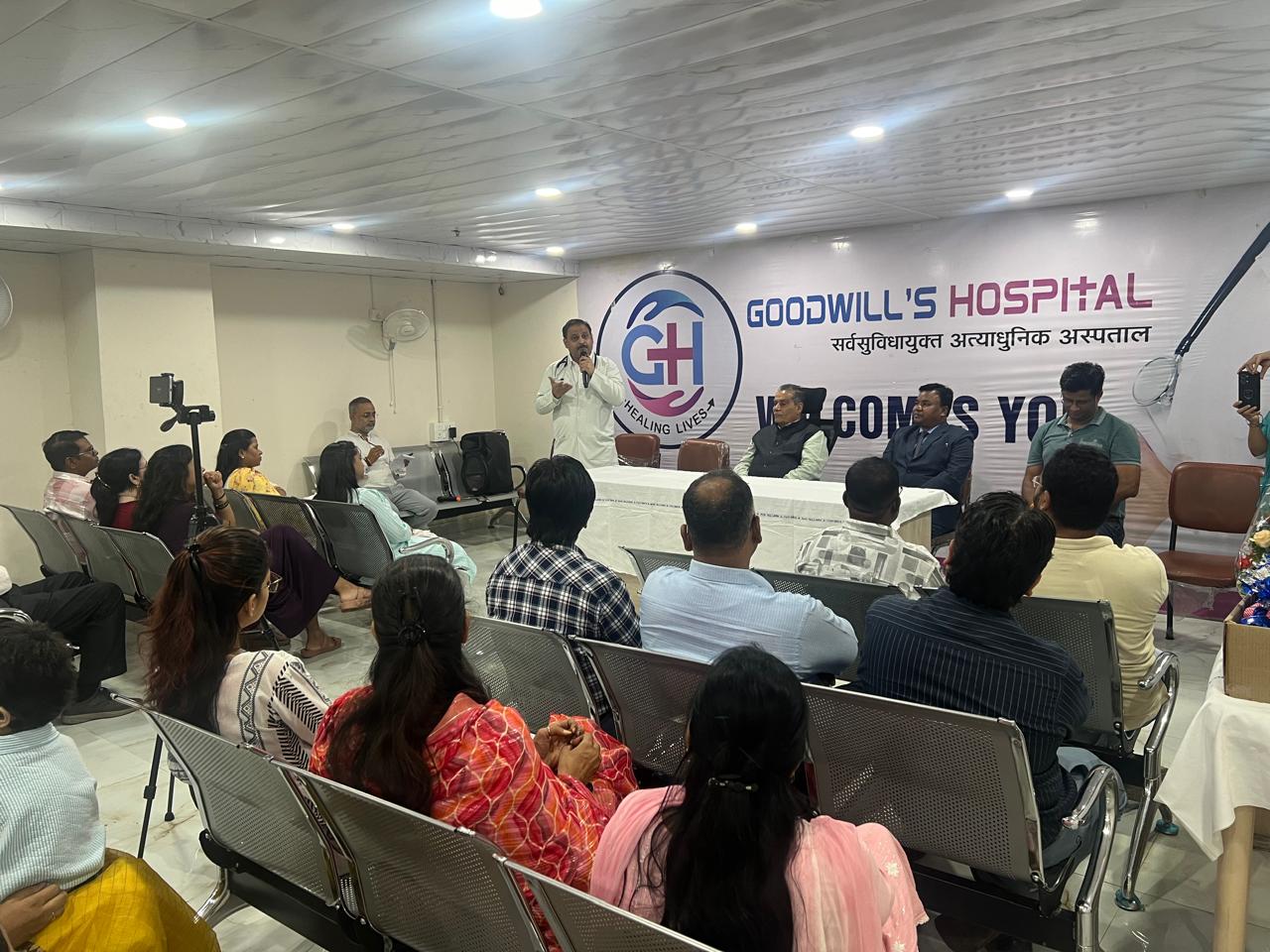 Honoring social workers and doctors on Doctor's Day, Lokayukta's legal advisor Justice Ajit Rajbhanu, Lokayukta Justice T P Sharma, Dr. Satyajit Sahu from Chikitsa Ratna, Dr. H L Chauhan, Dr. Asha Mishra, Dr. Girish Gotiya, Dr. Arpan Jain, Dr. Tanu Tiwari, Dr. Saurabh Barman, Dr. Manish Sahu, Dr. Manish Gupta, Dr. Niranjan Arya, Dr. Srinivas Rao, Dr. Sangeeta Kaushik, Dr. Urvashi Fuljhale, Dr. Shiv Sahu, Dr. Bhagwat, Dr. Narendra, Dr. Sushma Sahare, Dr. Yamin Mohammad, Dr. Fatima Qudsia, Dr. Ashok Sarva, Raipur, Chhattisgarh, Khabargali