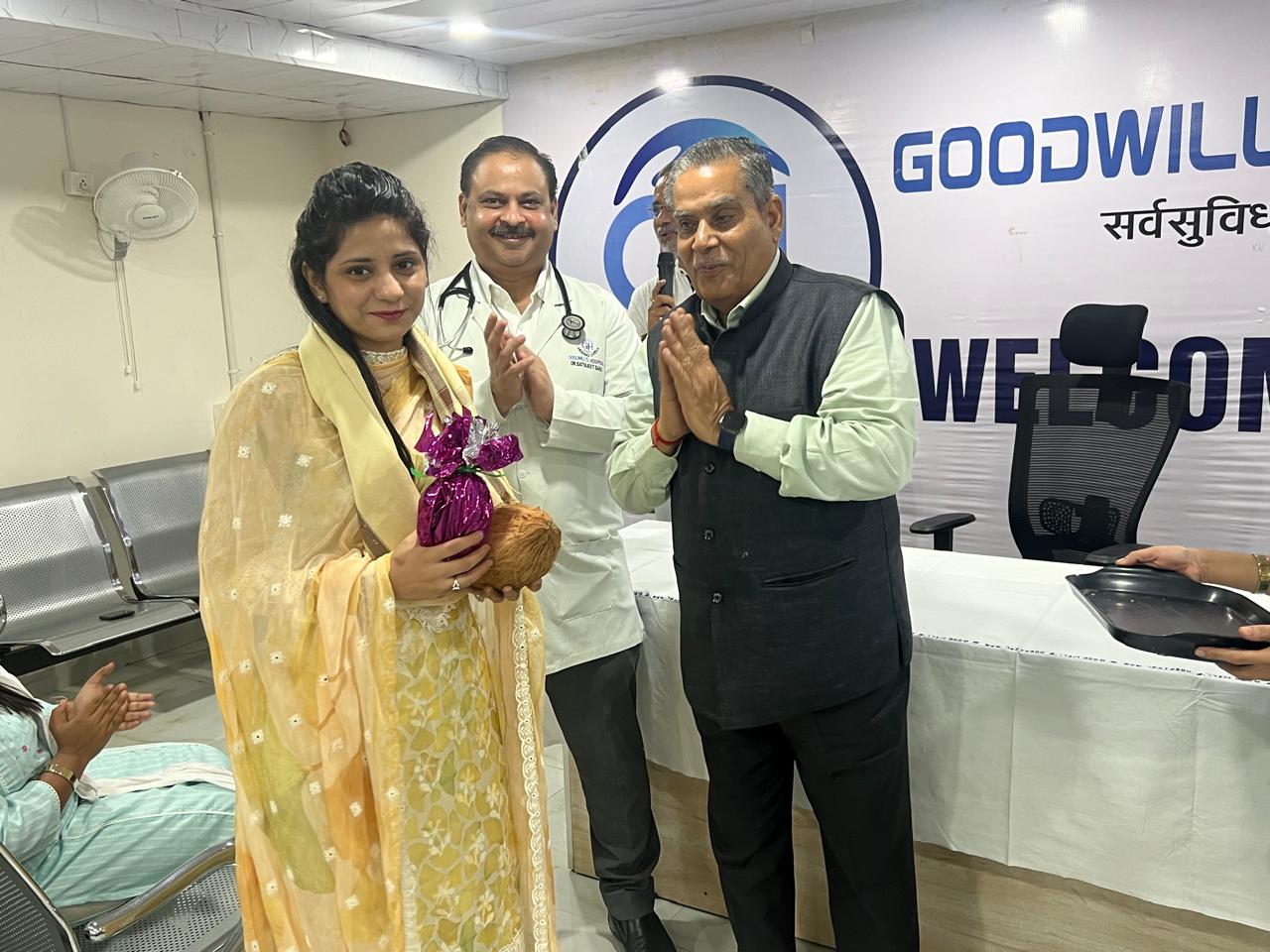 Honoring social workers and doctors on Doctor's Day, Lokayukta's legal advisor Justice Ajit Rajbhanu, Lokayukta Justice T P Sharma, Dr. Satyajit Sahu from Chikitsa Ratna, Dr. H L Chauhan, Dr. Asha Mishra, Dr. Girish Gotiya, Dr. Arpan Jain, Dr. Tanu Tiwari, Dr. Saurabh Barman, Dr. Manish Sahu, Dr. Manish Gupta, Dr. Niranjan Arya, Dr. Srinivas Rao, Dr. Sangeeta Kaushik, Dr. Urvashi Fuljhale, Dr. Shiv Sahu, Dr. Bhagwat, Dr. Narendra, Dr. Sushma Sahare, Dr. Yamin Mohammad, Dr. Fatima Qudsia, Dr. Ashok Sarva, Raipur, Chhattisgarh, Khabargali