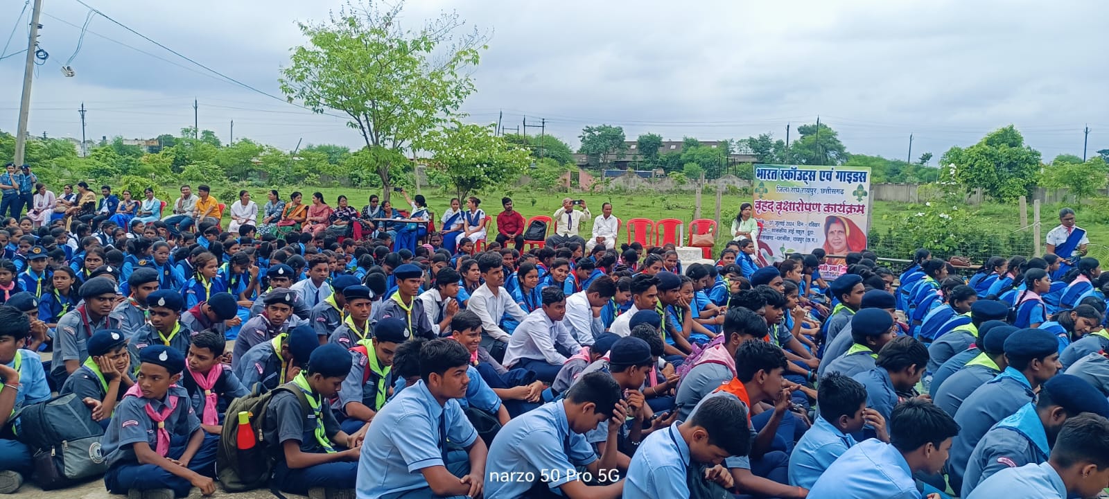 Scouts - Guides of Shri Gujarati School planted trees under "Ek Paudha Maa Ke Naam Abhiyan", Awadhesh Kumar Dwivedi IRS Senior Division Manager Railway Raipur, Bharat Scouts and Guides State Chief Commissioner Dr. Somnath Yadav and State Secretary Kailash Soni, Anees Memon Principal Shri Gujarati U. Ma. School, Sector - 4, Devendra Nagar, Raipur, Scout Guide Incharge Mrs. Aarti Rajput, Khabargali