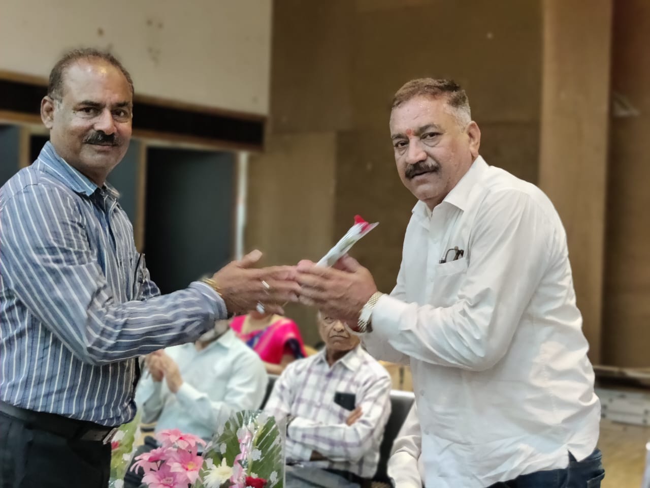 ​    ​Guru Purnima festival program was celebrated in a simple and dignified manner in Shri Gujarati U. Ma. School, School Management Committee, Shri Gujarati Teaching Association President Narayan Bhai Patel, Vice President Ashok Bhai Patel, Sunil Pandya, School Principal Anees Memon, Raipur, Chhattisgarh, Khabargali