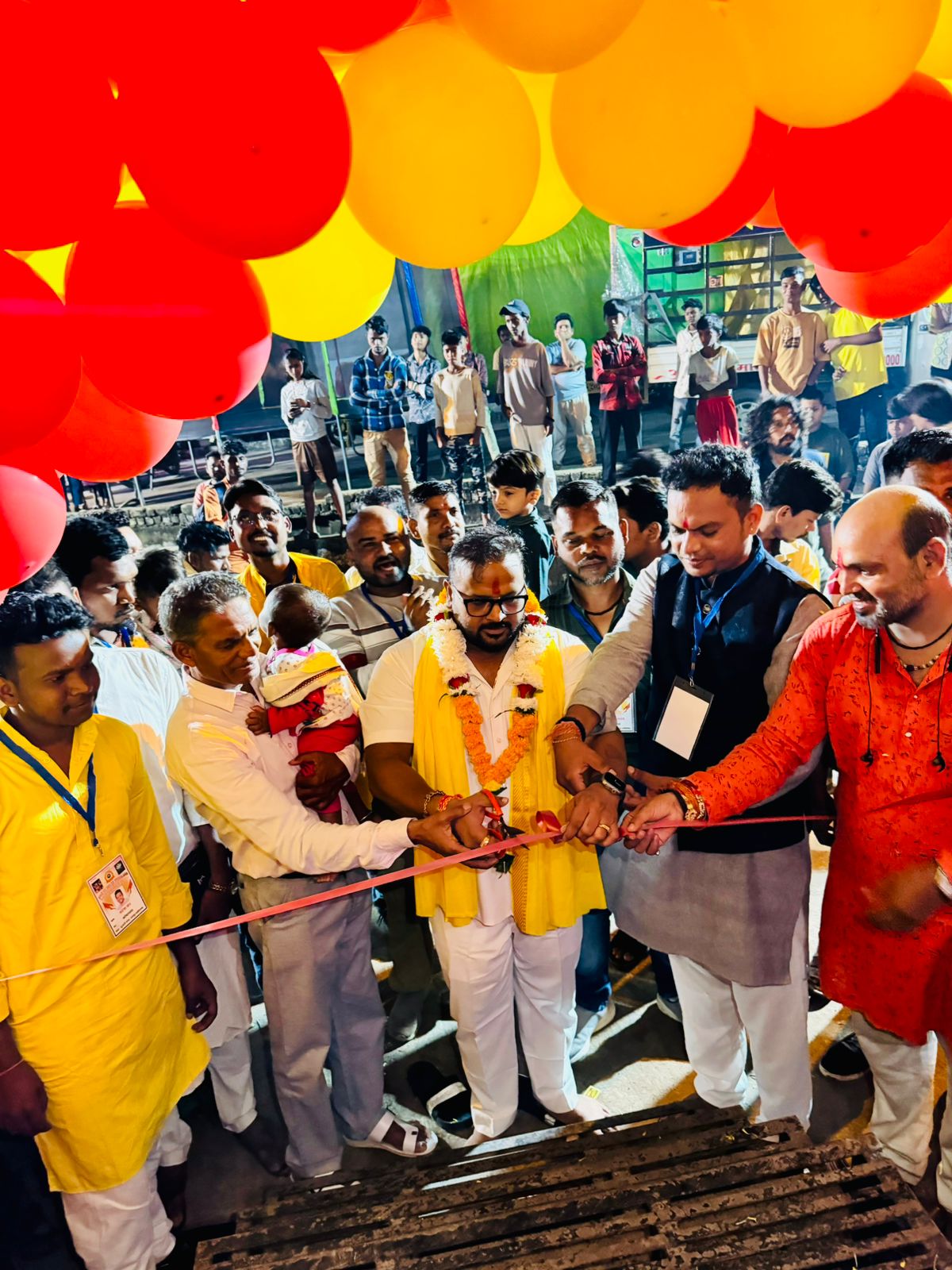 Utkal Yuva Ganesh Utsav Samiti inaugurated the Maa Vaishnav Devi Cave in Dulari Nagar by Sushil Sunny Agarwal, committee convenor Mukesh Mongraj, president Prakash Deep, Raipur, Chhattisgarh, Khabargali