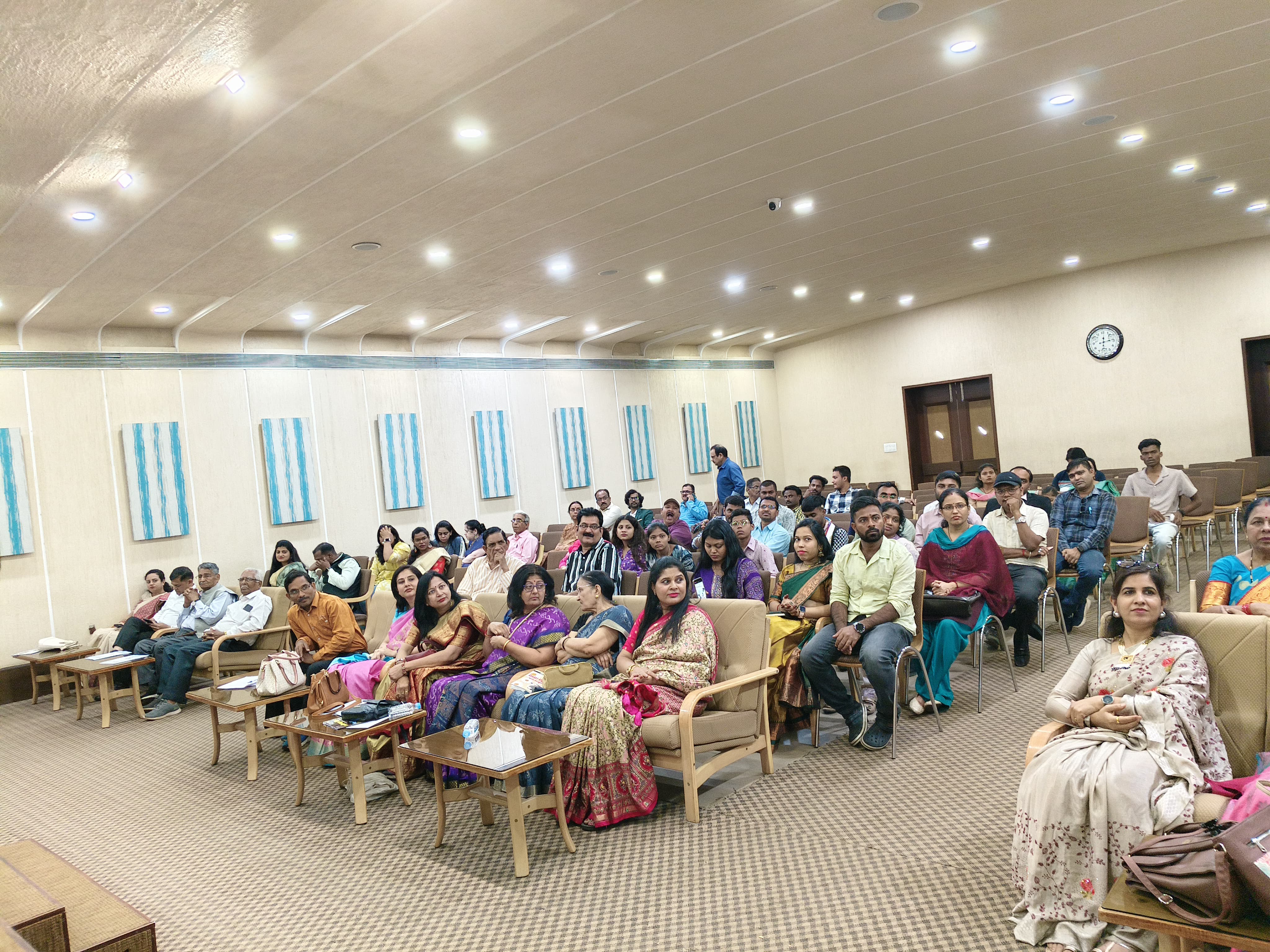 Youth Poetry Kumbh and Nari Shakti Samman organized under the joint aegis of Chhattisgarh Mitra, Chhattisgarh Literature and Culture Institute and Jai Johar Literature Culture Institute, Dr. Indira Mishra, Shatabdi Pandey, Dr. Shipra Banerjee, Dr. Neelima Sharma, Dr. Kavita Verma, Dr. Shweta Bhatia, Dr. Trisha Sharma, Dr. Reshma Ansari, Dr. Reshma Lakesh, Dr. Shikha Mitra, Dr. Madhulika Agarwal, Raipur, Chhattisgarh, Khabargali
