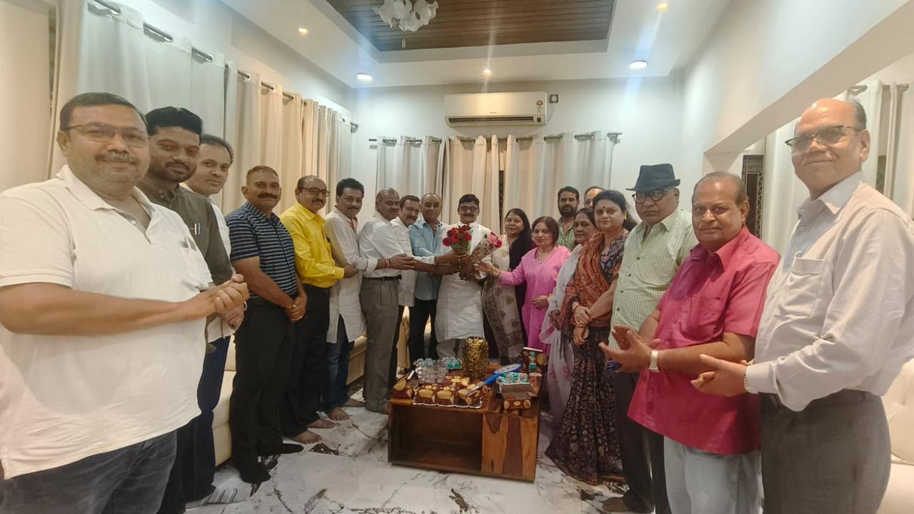 Diwakar Tiwari became the state president of Chhattisgarh Brahmin Samaj Central Committee and Ajay, Akash, Bihari and Sushma became general secretaries; Dr. Sandhya Tiwari became the president of the women's cell, Raipur, Khabargali