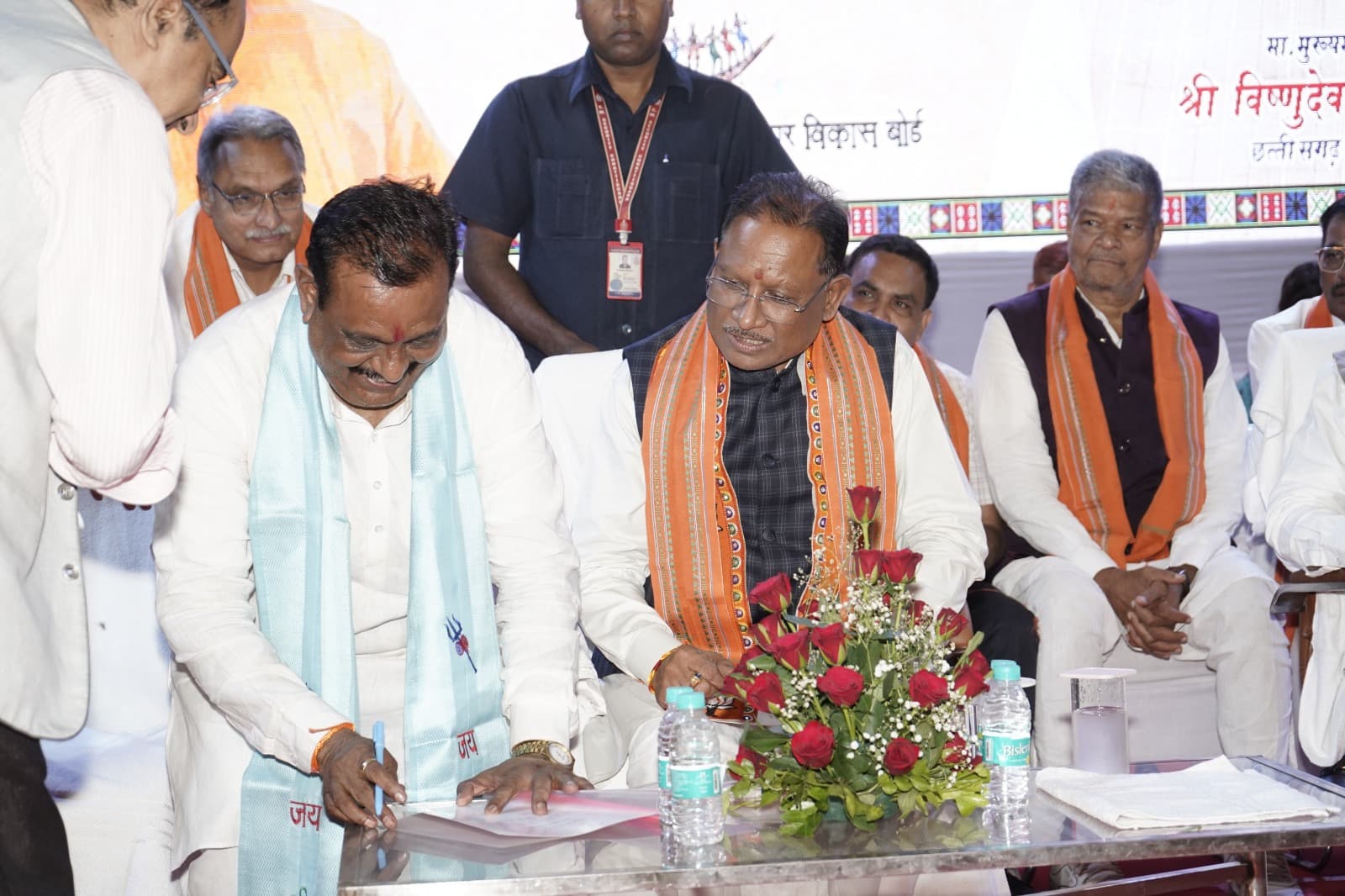 Chief Minister Vishnu Dev Sai attended the ceremony of taking charge of the newly appointed Chairman of Iron Craftsman Development Board, Raipur, Chhattisgarh, Khabargali