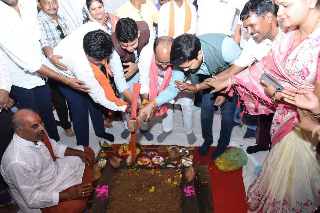 Deputy Chief Minister Sao performed Bhoomi Pujan for development works worth 62 crores in the area of his MLA Anuj Sharma, Dharsiwa Assembly, Chhattisgarh, Khabargali
