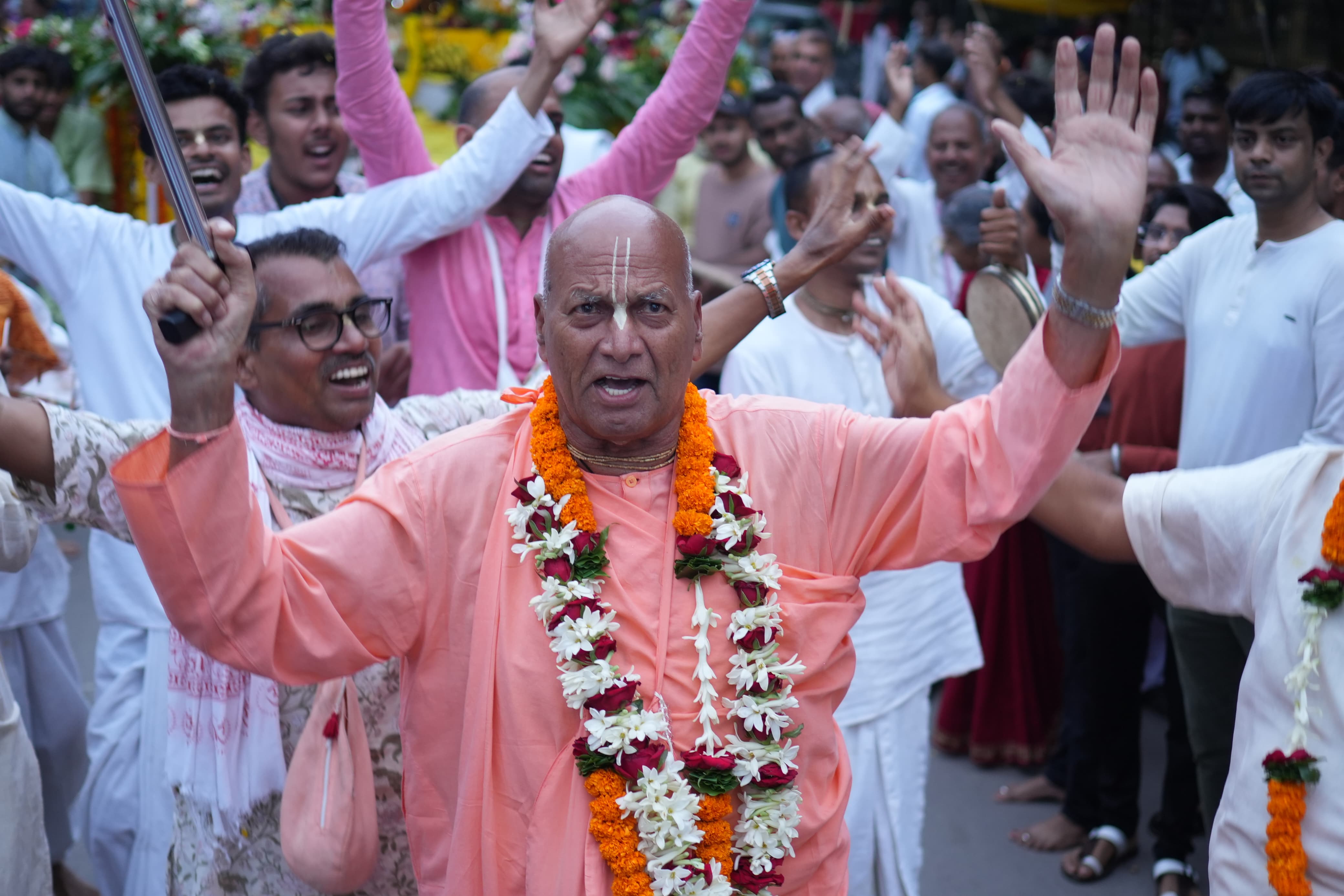 Jagannath Rath Yatra organized by ISKCON Promotion Center Sundar Nagar, Sri Sri Jagannath Baldev Subhadrani Maharani, Siddhartha Swami Maharaj, Hail Gauranga Das, Hail Gaur Hari, Devotee Himanshu, Devotee Rishi, Govinda Prabhu Ji, Raipur, Chhattisgarh, Khabargali