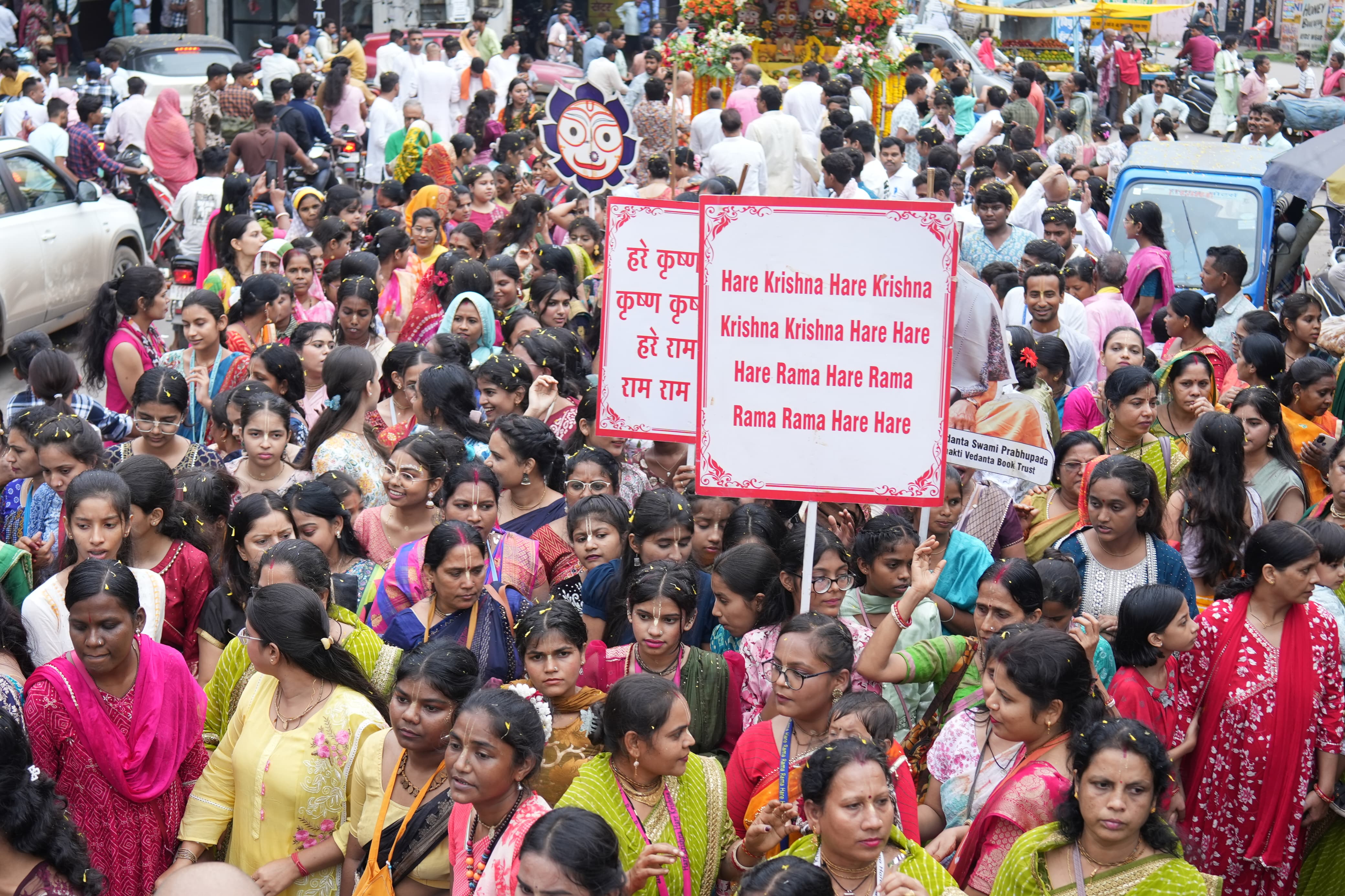 Jagannath Rath Yatra organized by ISKCON Promotion Center Sundar Nagar, Sri Sri Jagannath Baldev Subhadrani Maharani, Siddhartha Swami Maharaj, Hail Gauranga Das, Hail Gaur Hari, Devotee Himanshu, Devotee Rishi, Govinda Prabhu Ji, Raipur, Chhattisgarh, Khabargali