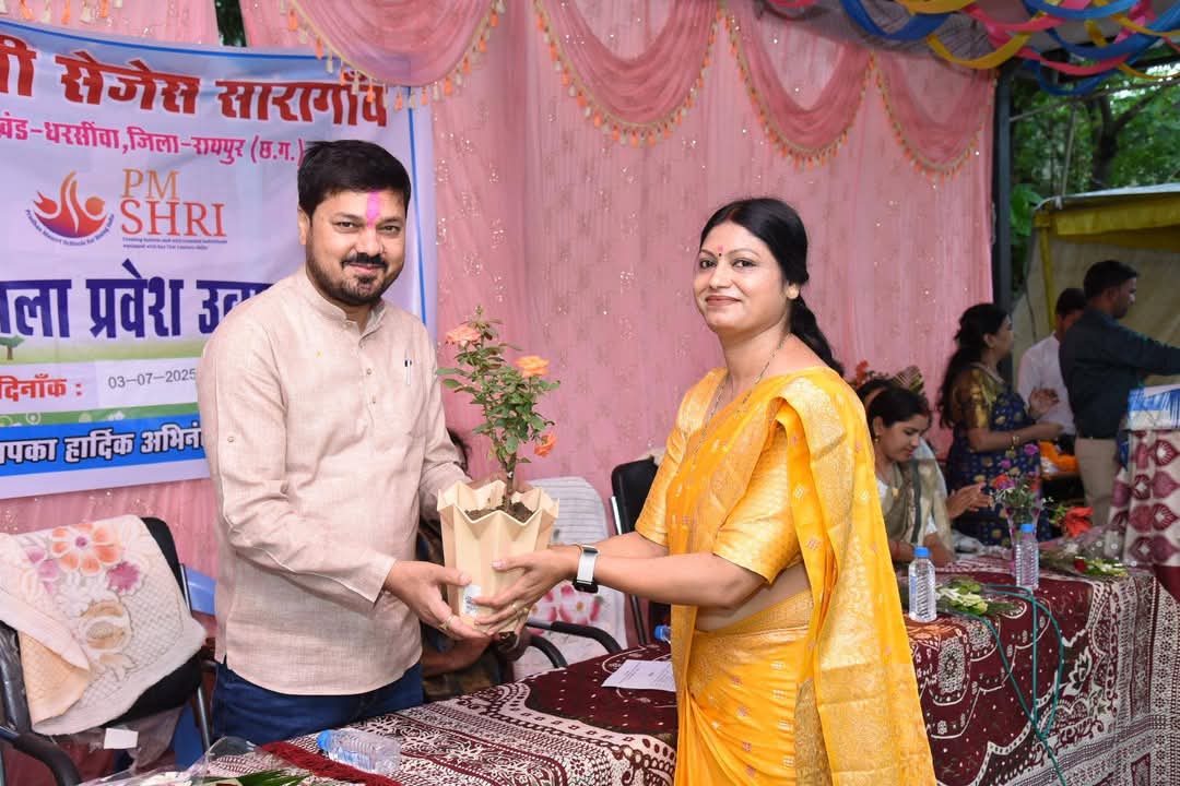 MLA Padmashree Anuj Sharma participated in the school admission ceremony of Serikhedi village, Saragaon village and Nilja village of Dharsiva assembly constituency, Chhattisgarh, Khabargali
