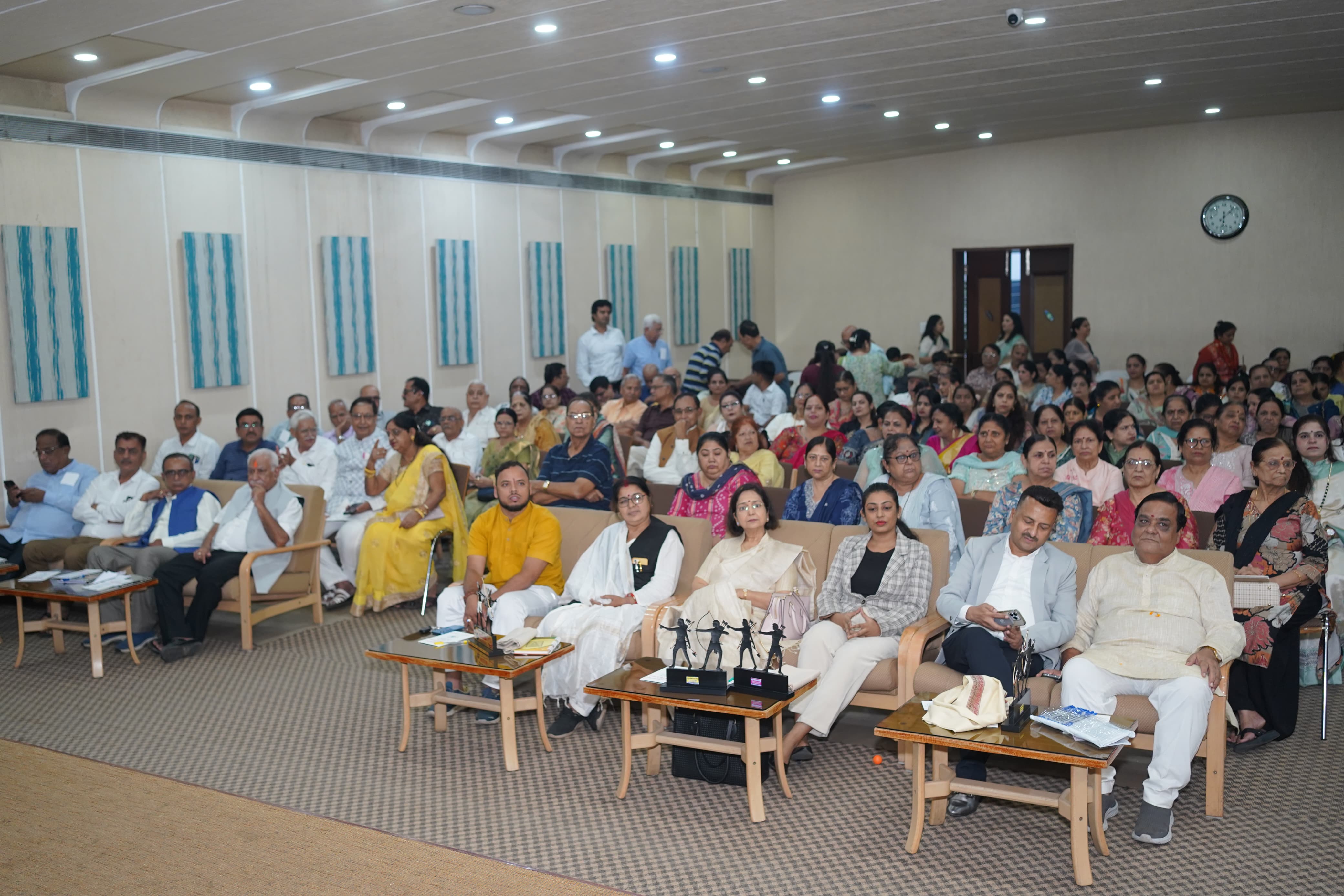 Songs of "Aye meri Johra Jabeen" garnered accolades and 50+ couples refreshed memories of their golden moments, unique event of "Pachas- Jhakaas" program organized by Suhini Soch, Raipur, Chhattisgarh, Khabargali